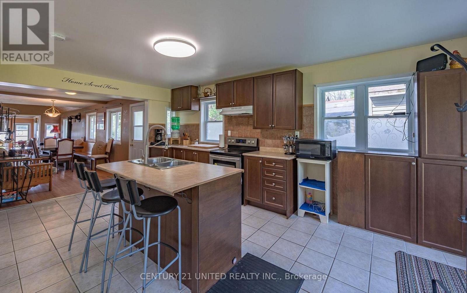 1035 JARVIS LANE