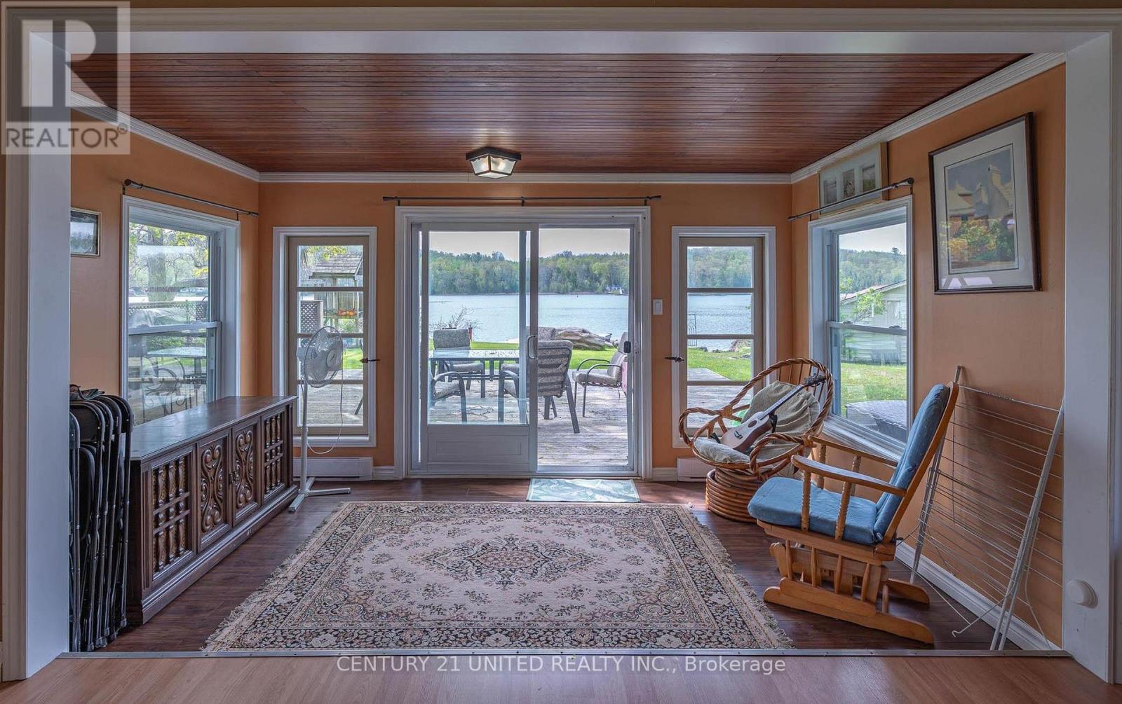 1035 JARVIS LANE