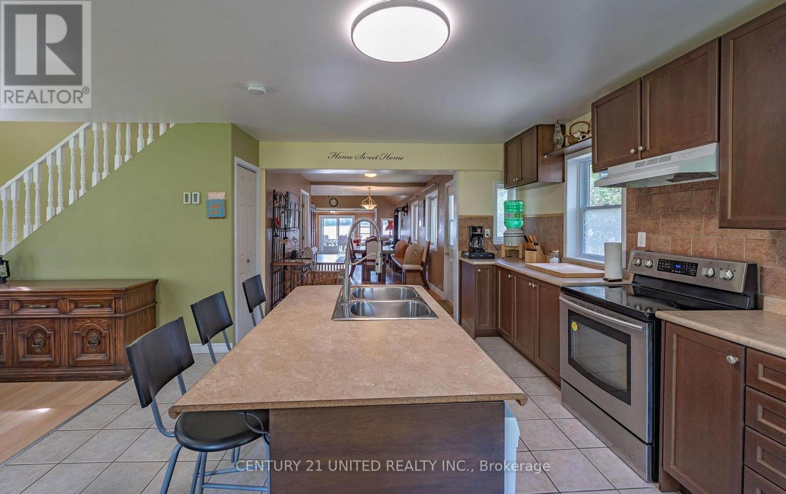 1035 JARVIS LANE
