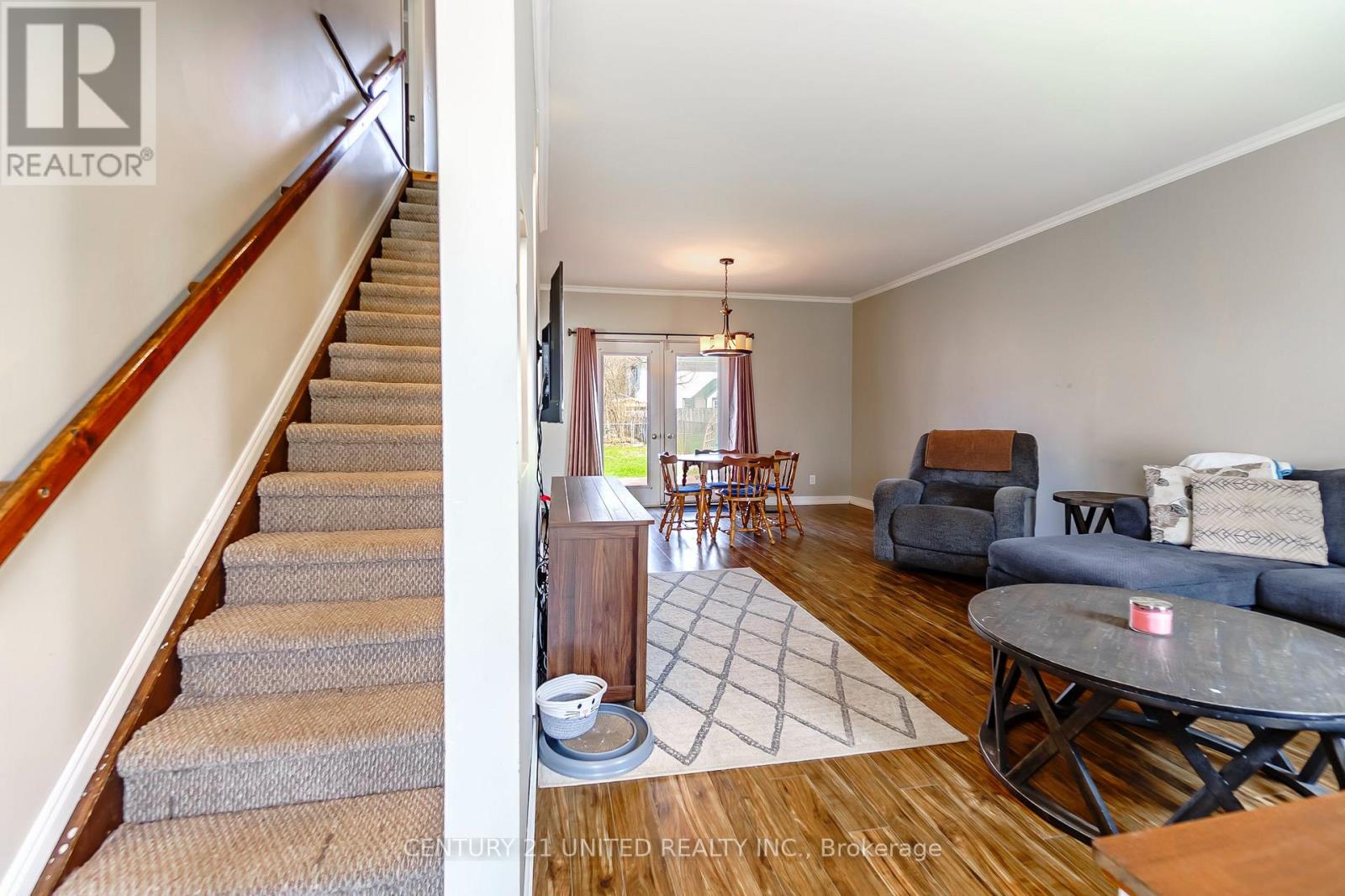 15 MATHISON STREET E