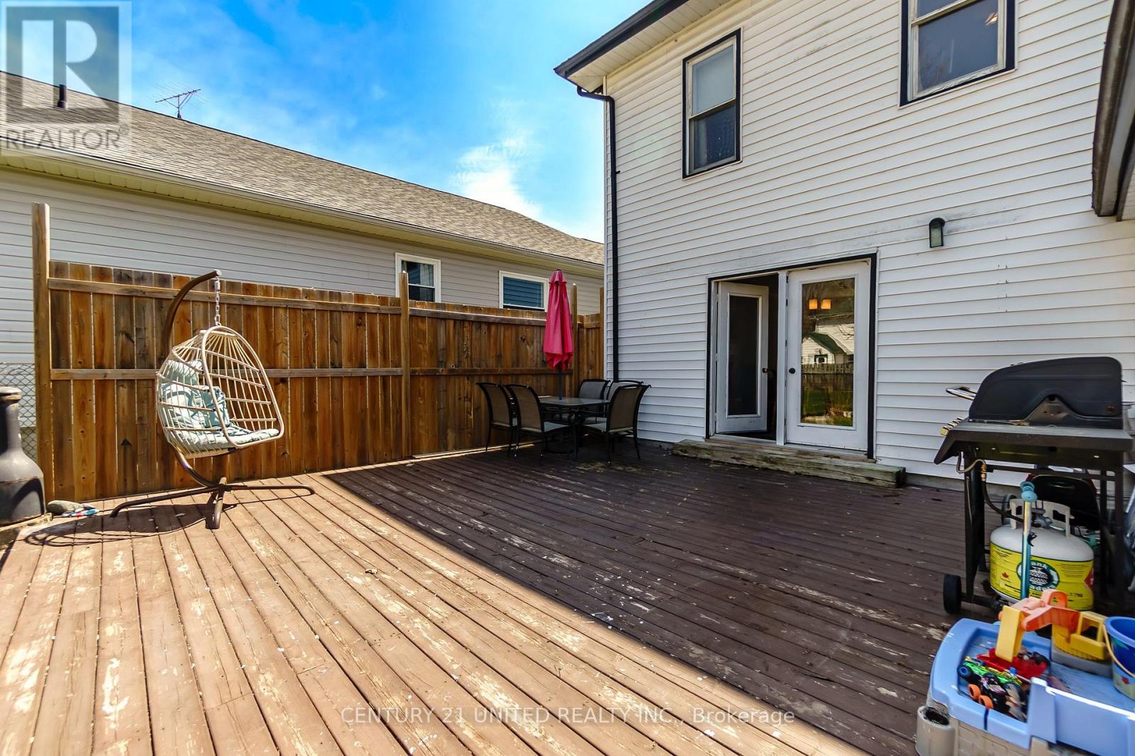 15 MATHISON STREET E