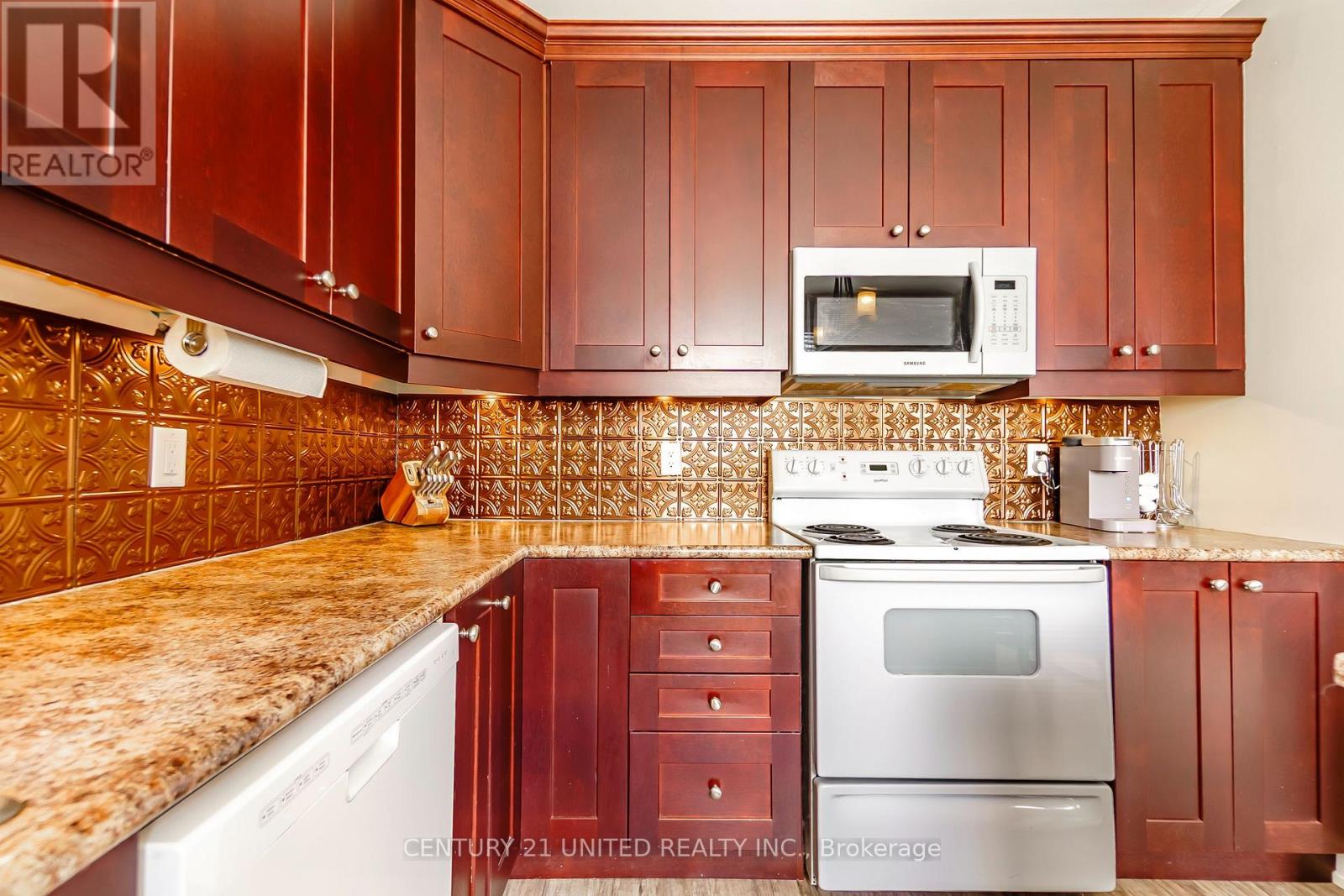 15 MATHISON STREET E
