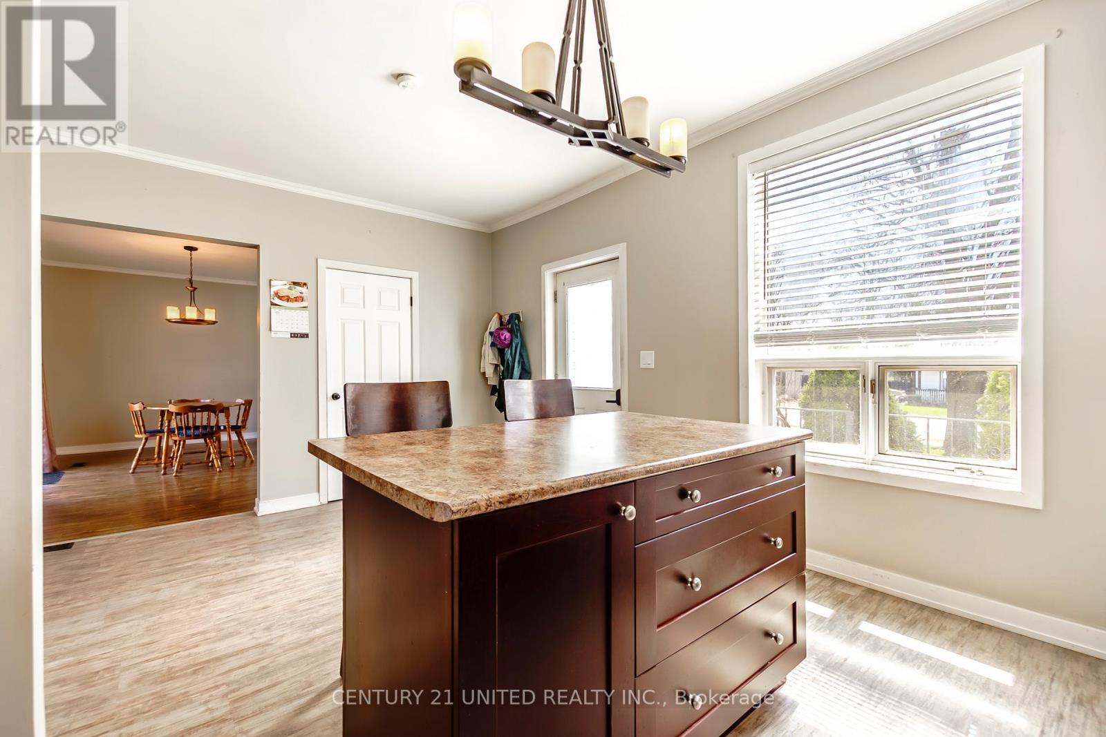 15 MATHISON STREET E