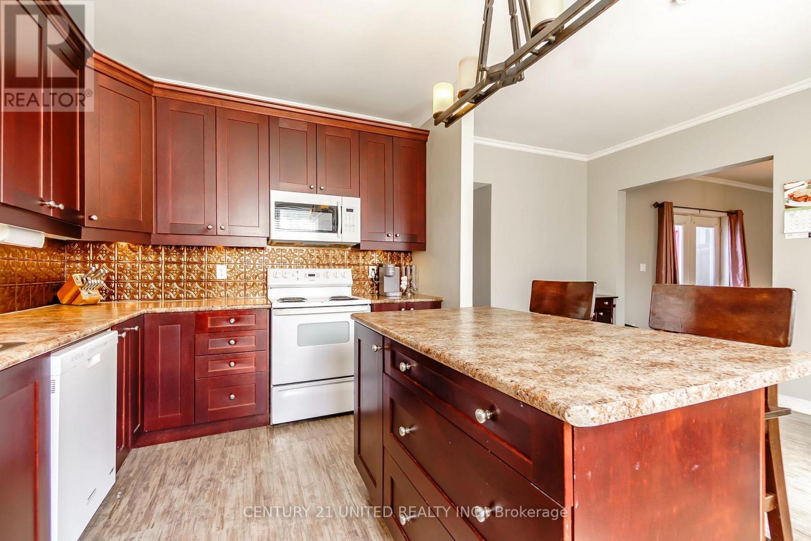 15 MATHISON STREET E