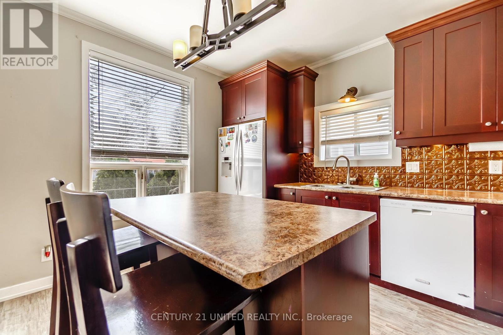 15 MATHISON STREET E
