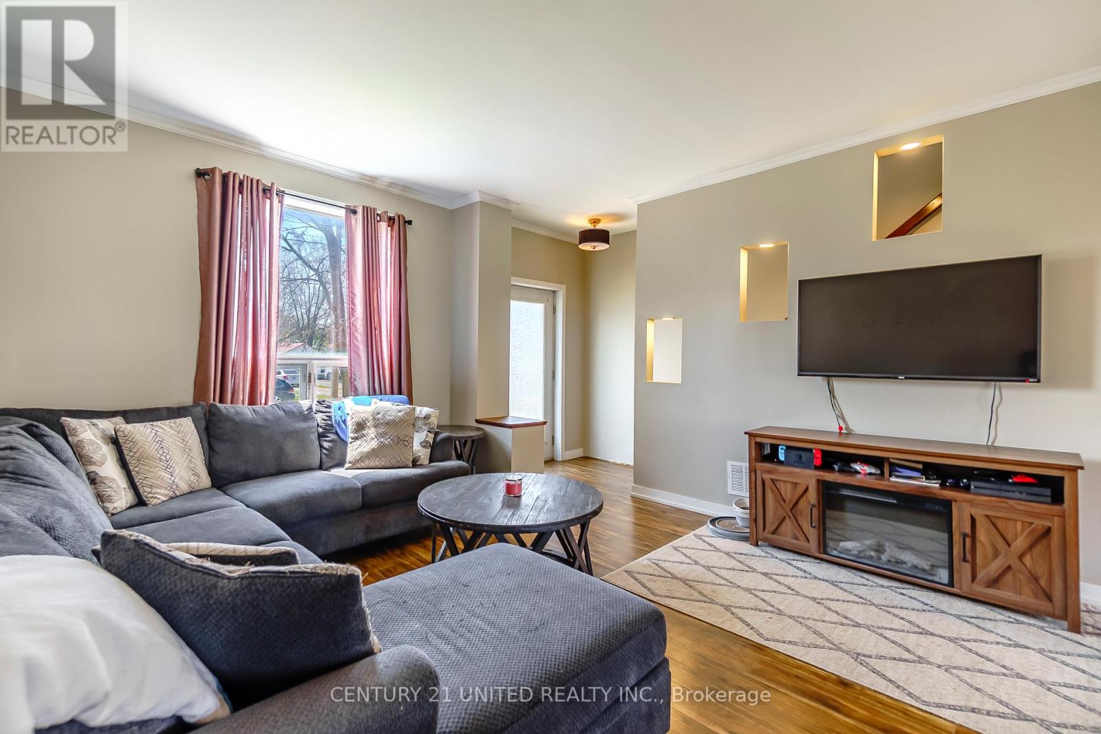 15 MATHISON STREET E