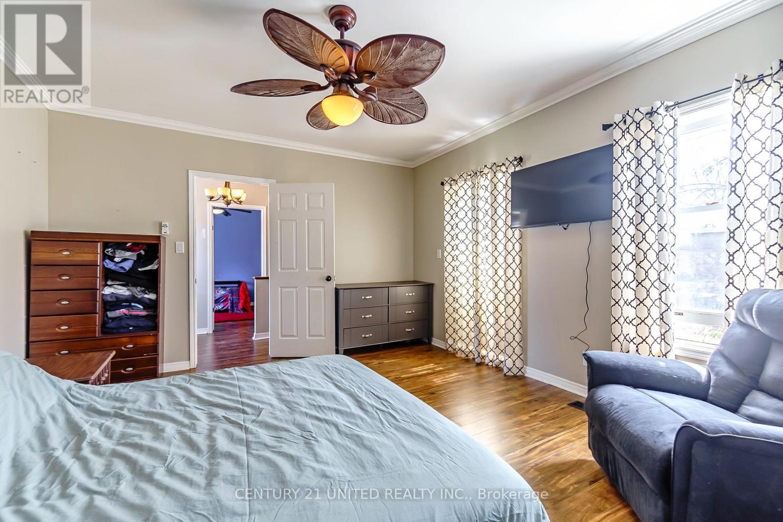 15 MATHISON STREET E