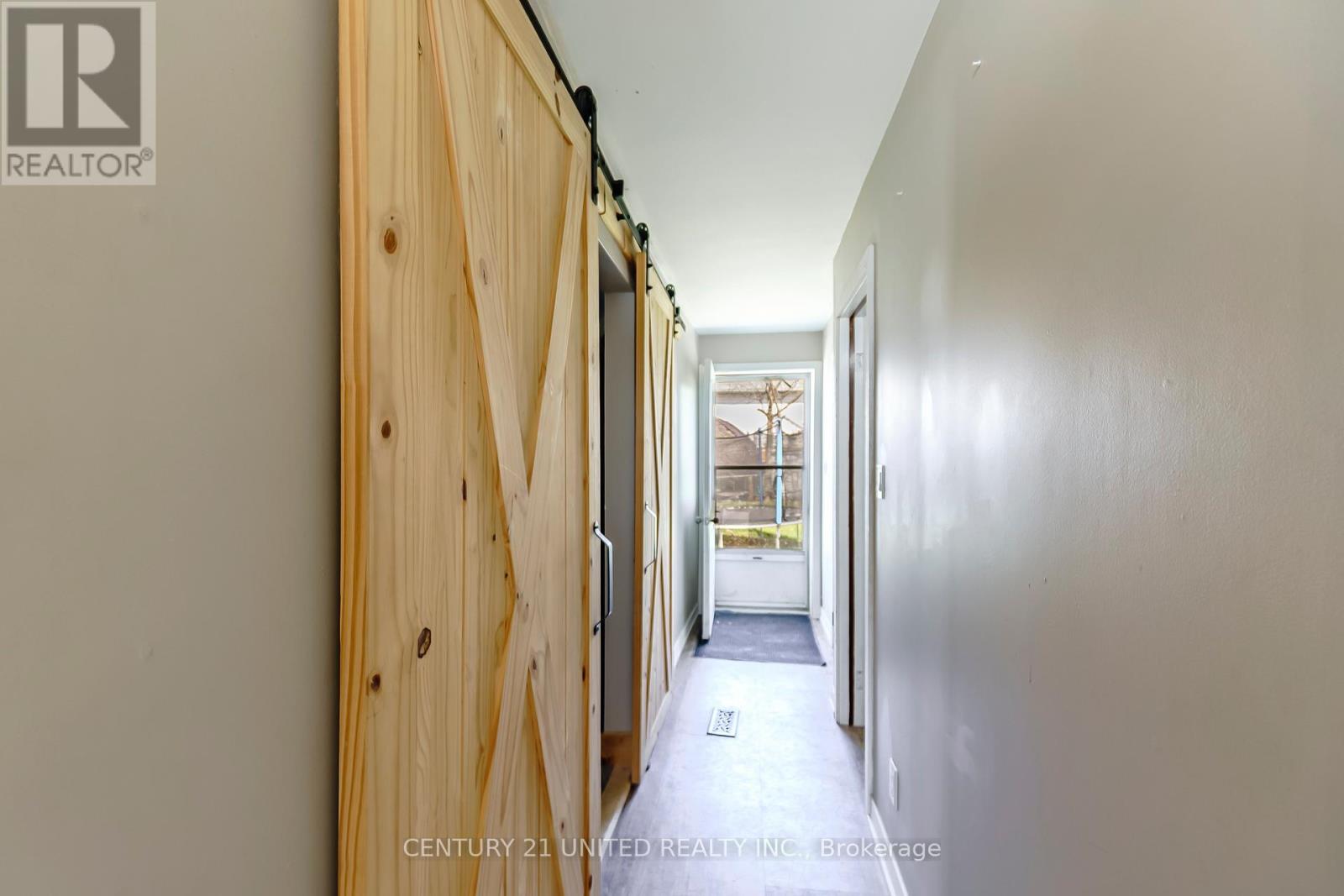 15 MATHISON STREET E