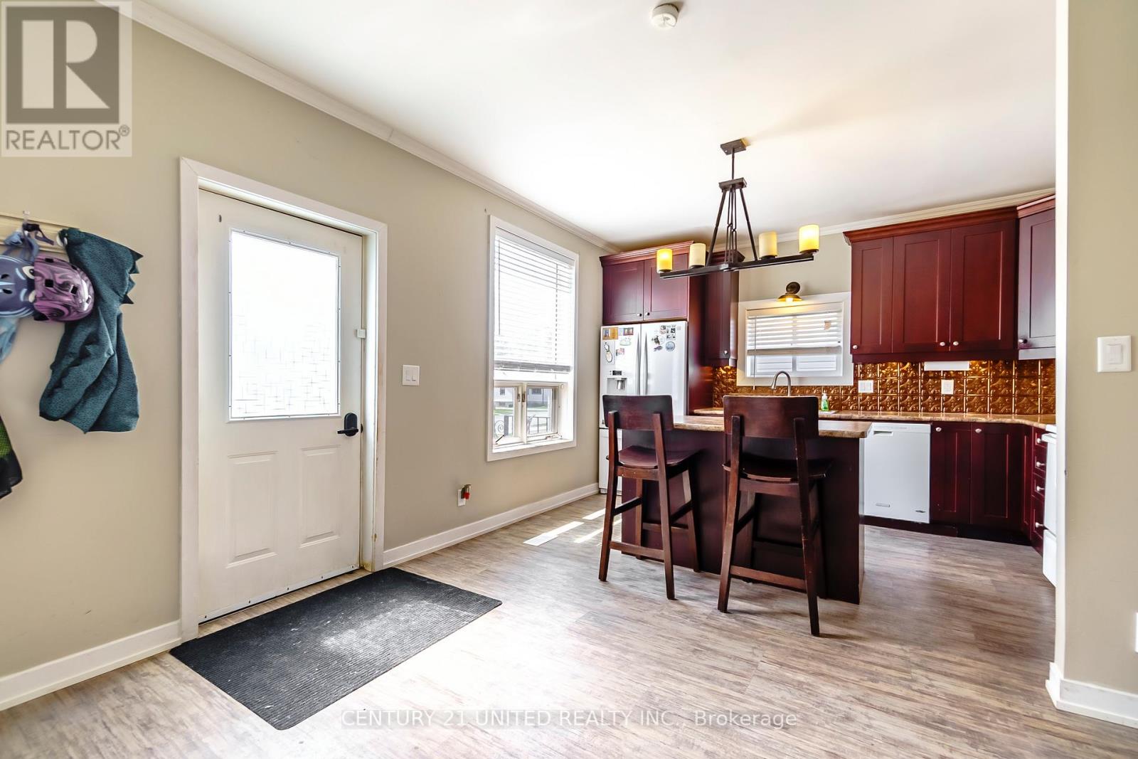 15 MATHISON STREET E