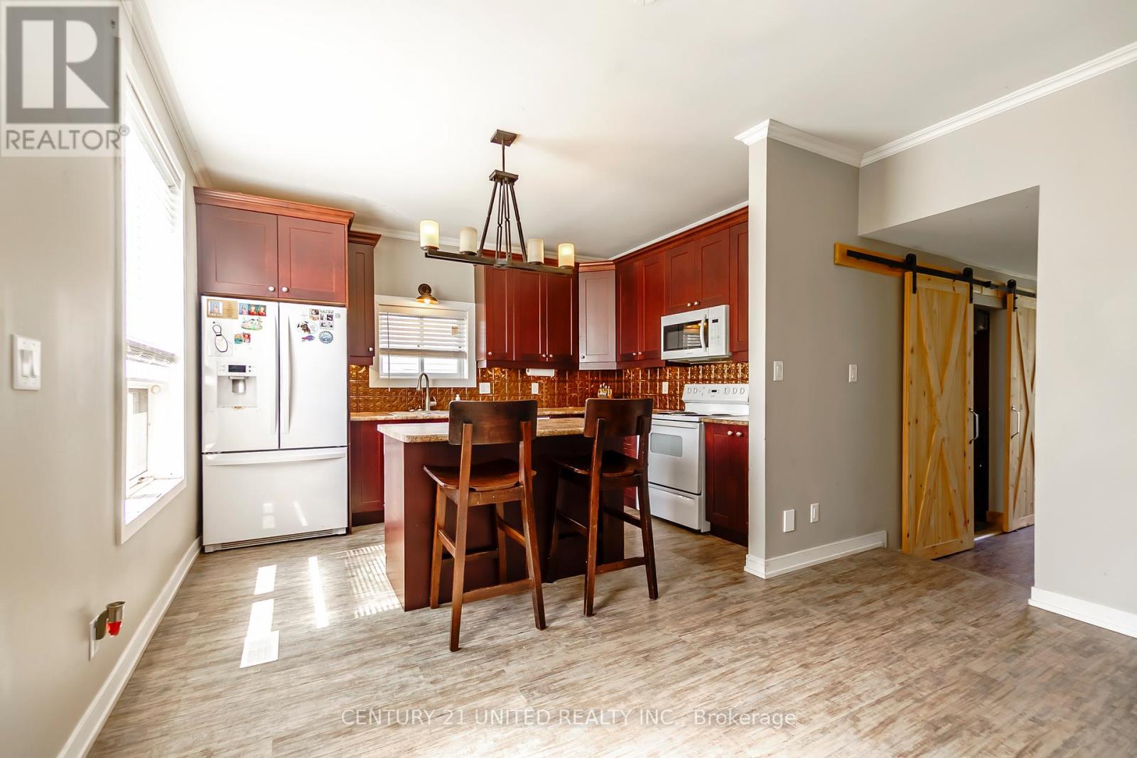 15 MATHISON STREET E