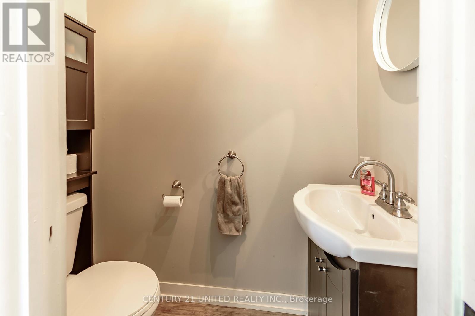 15 MATHISON STREET E