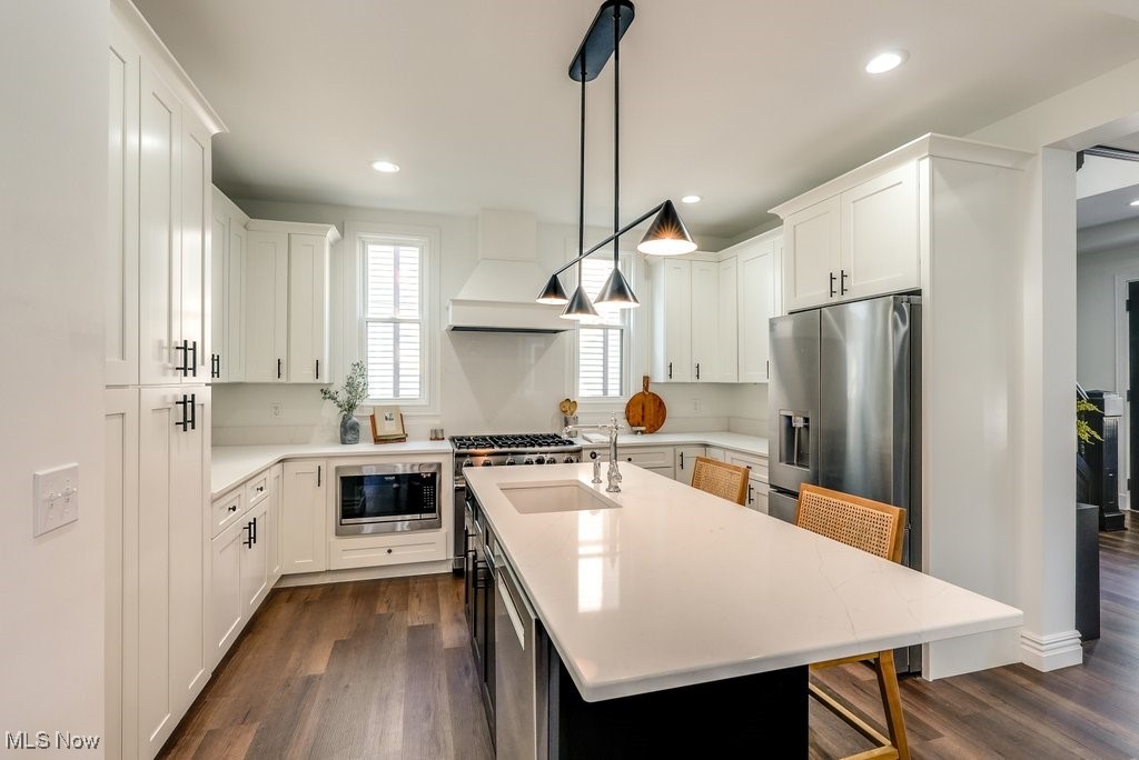 6309 W Clinton Avenue