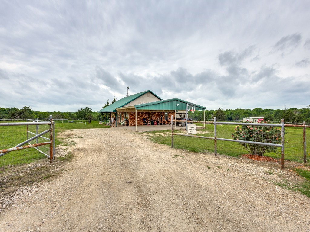 5605 County Road 1129