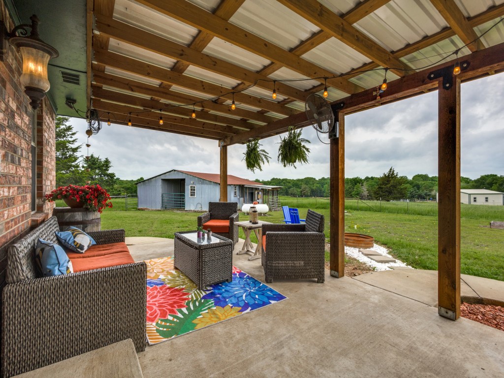 5605 County Road 1129