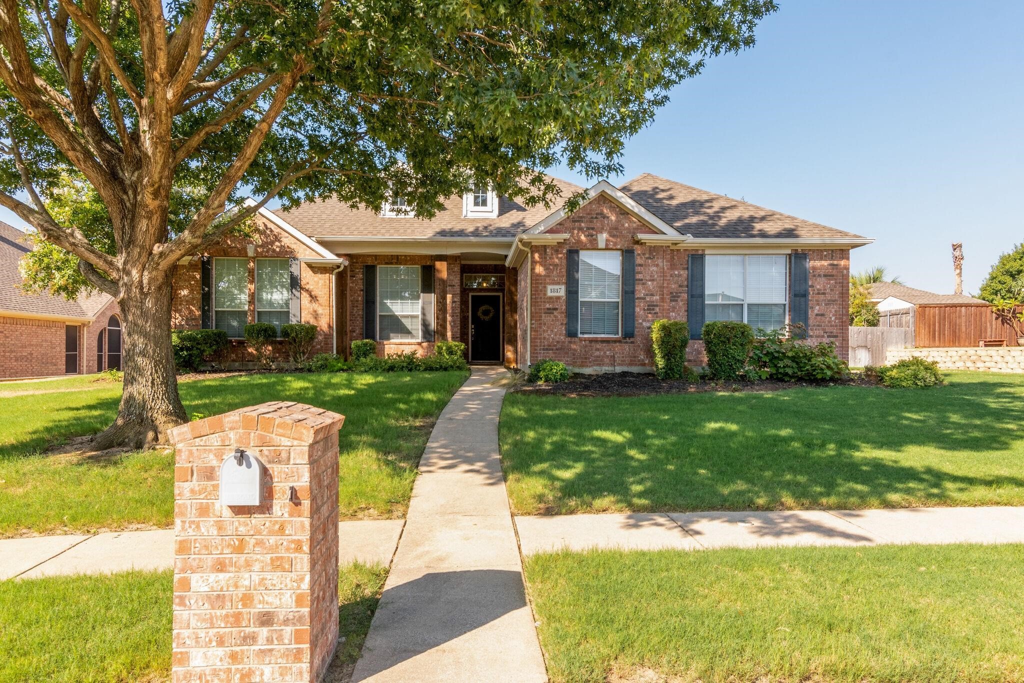 1817 Clear Summit Lane