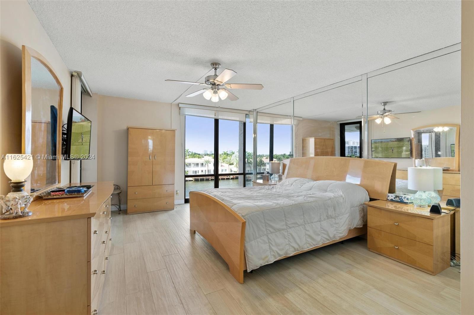 1600 S Ocean Dr # 5A