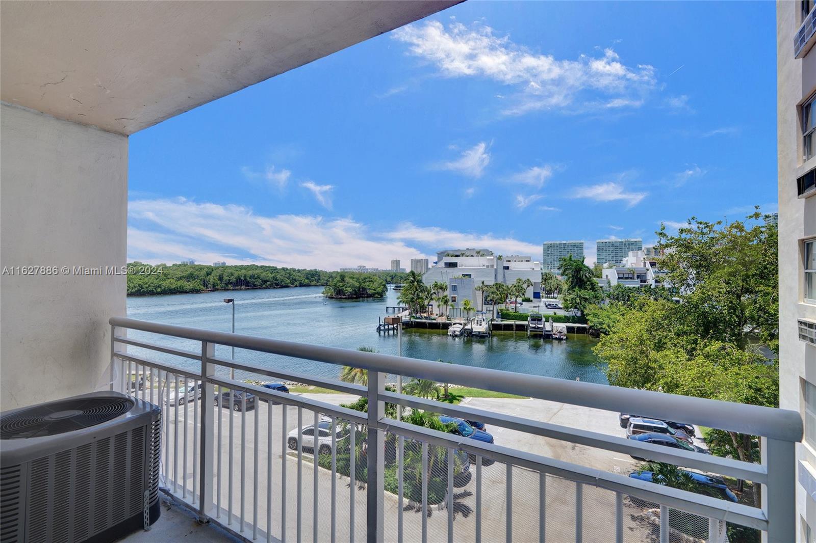 400 Kings Point Dr # 418