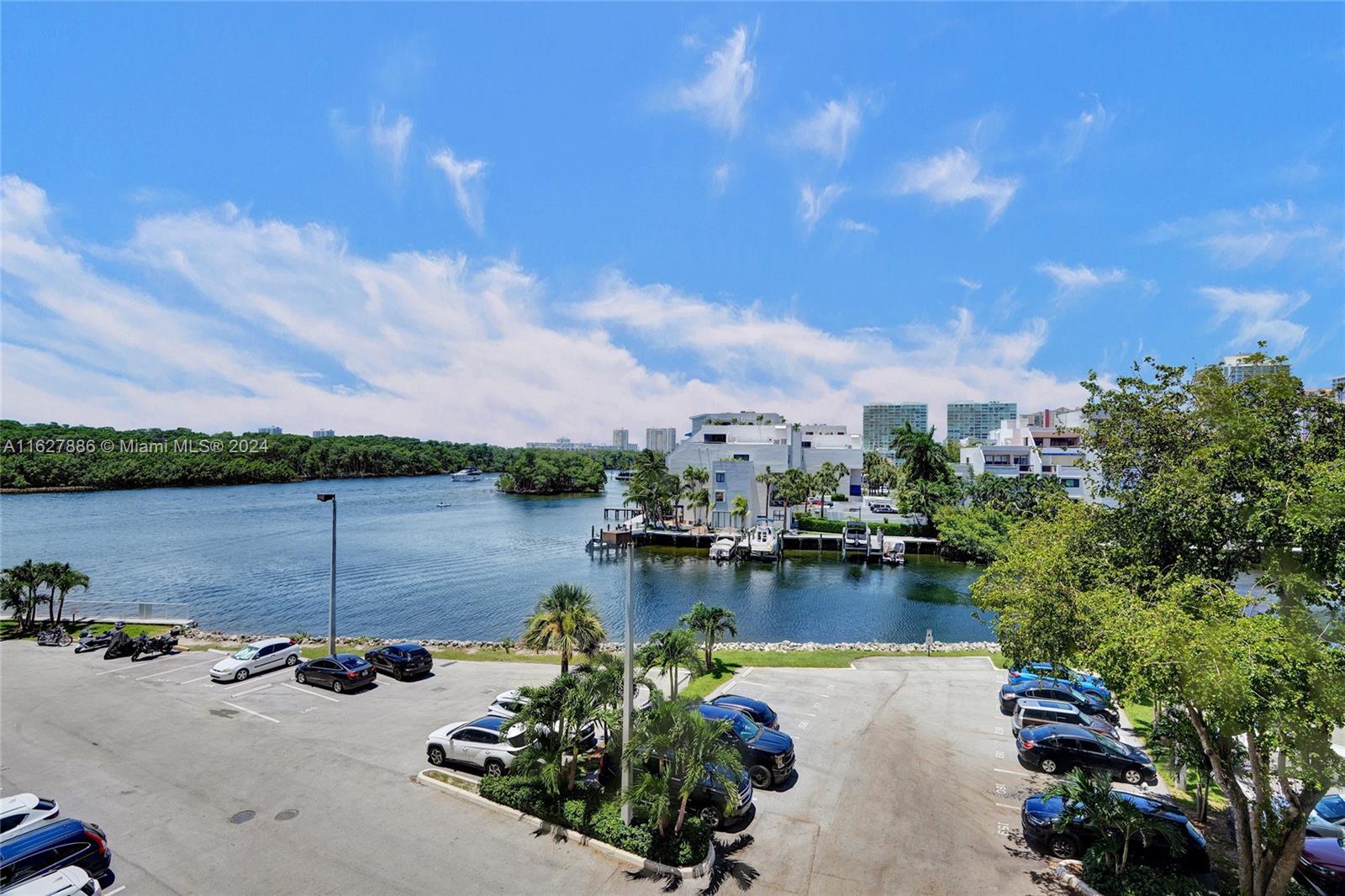 400 Kings Point Dr # 418