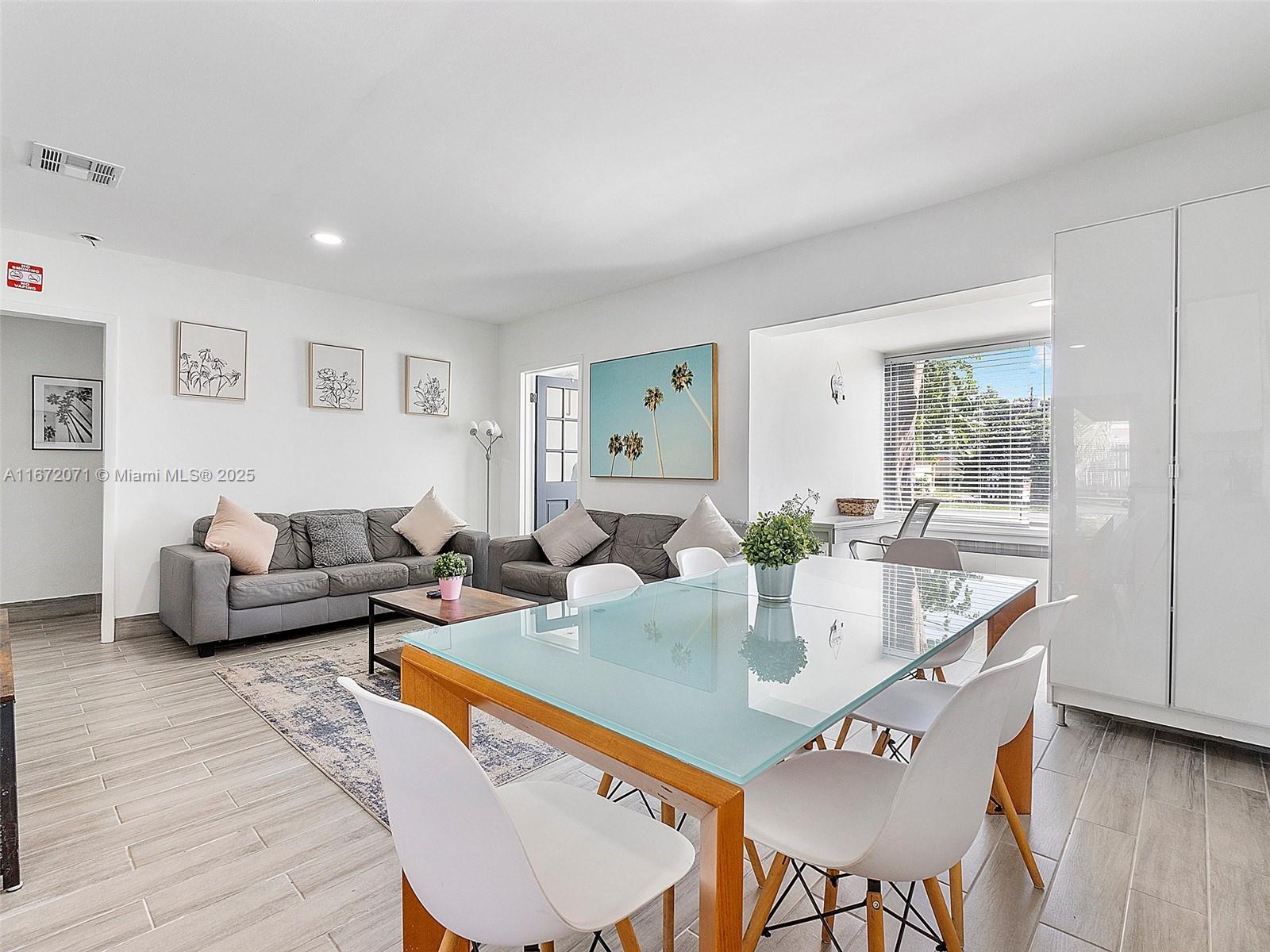 821 SW 25th St
