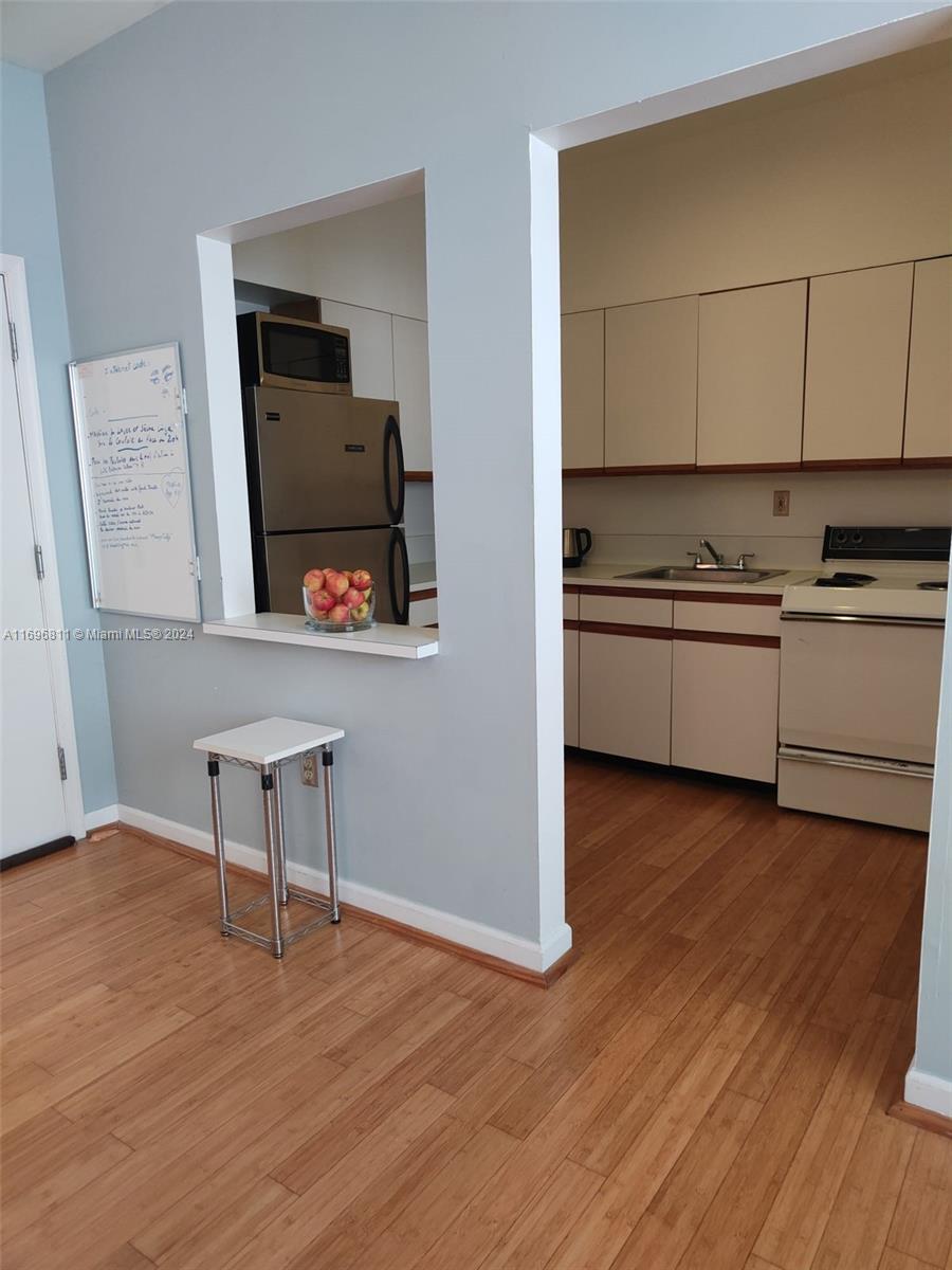 1200 Euclid Ave # 209