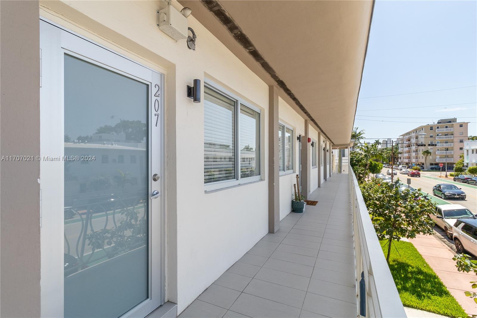 1601 Meridian Ave # 207