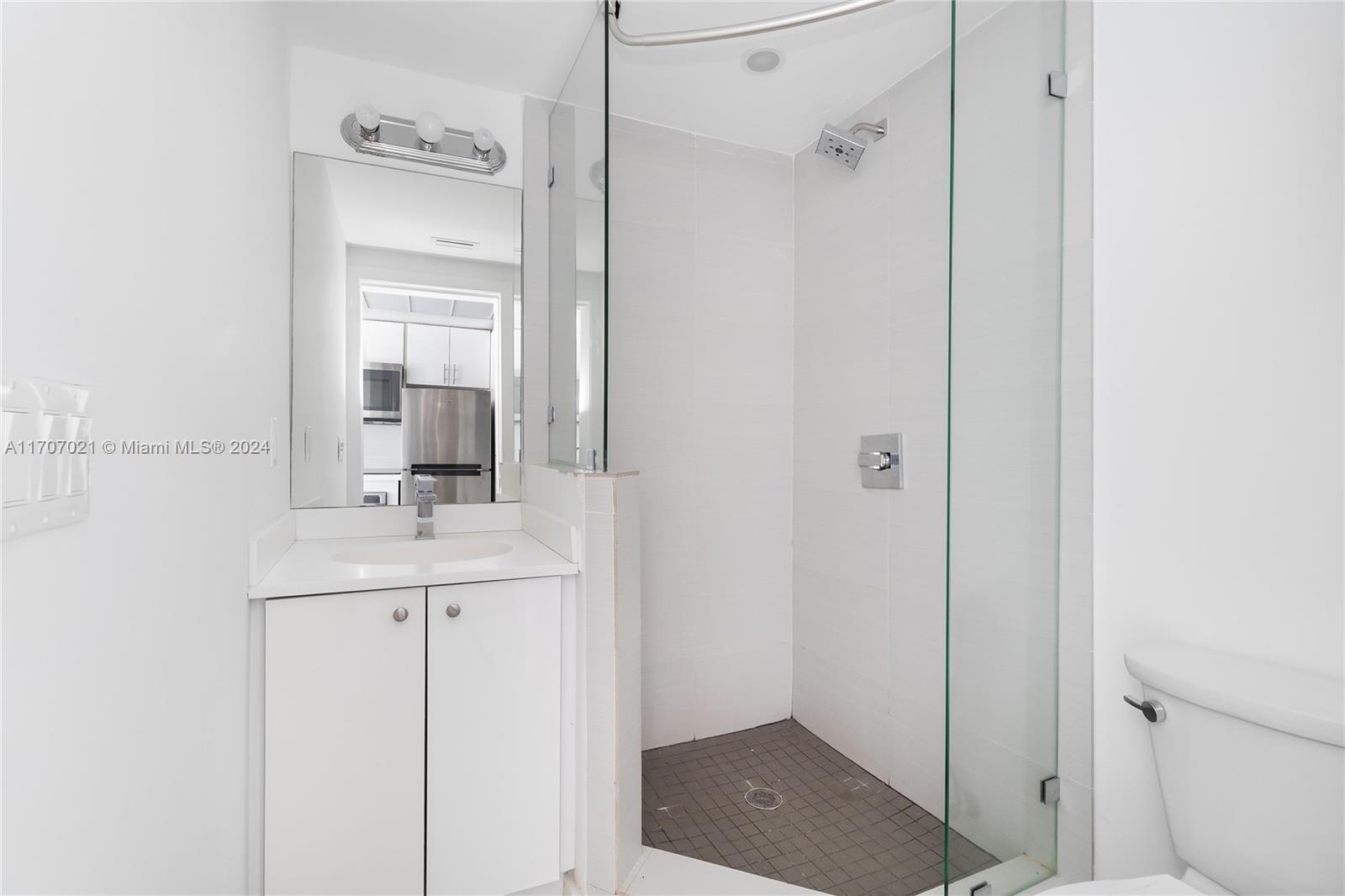 1601 Meridian Ave # 207
