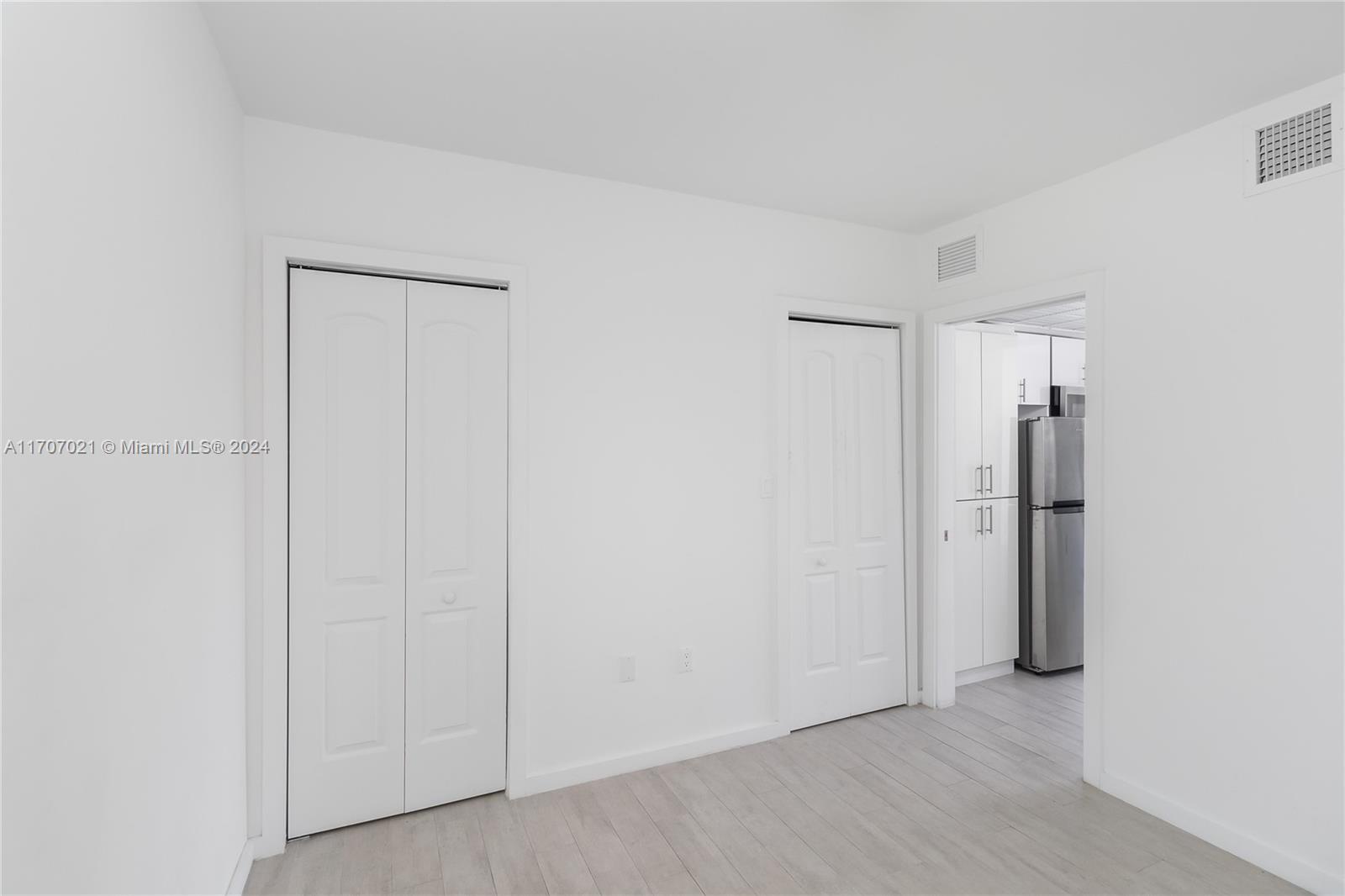 1601 Meridian Ave # 207