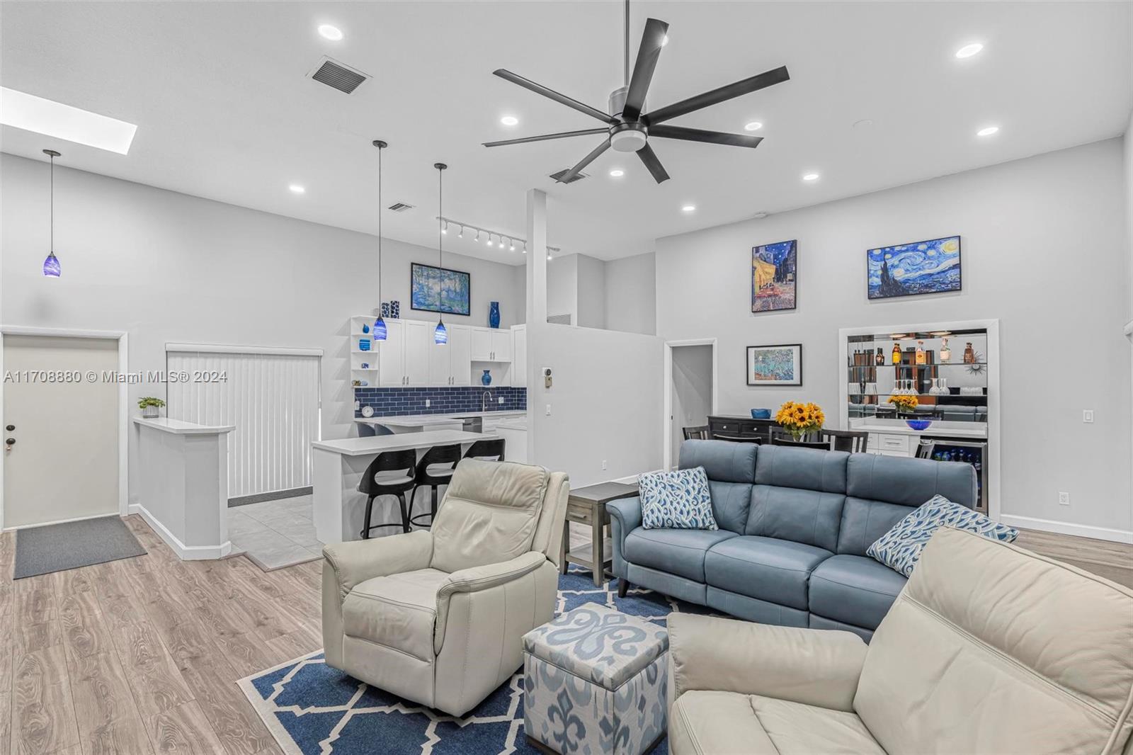 523 Leslie Dr