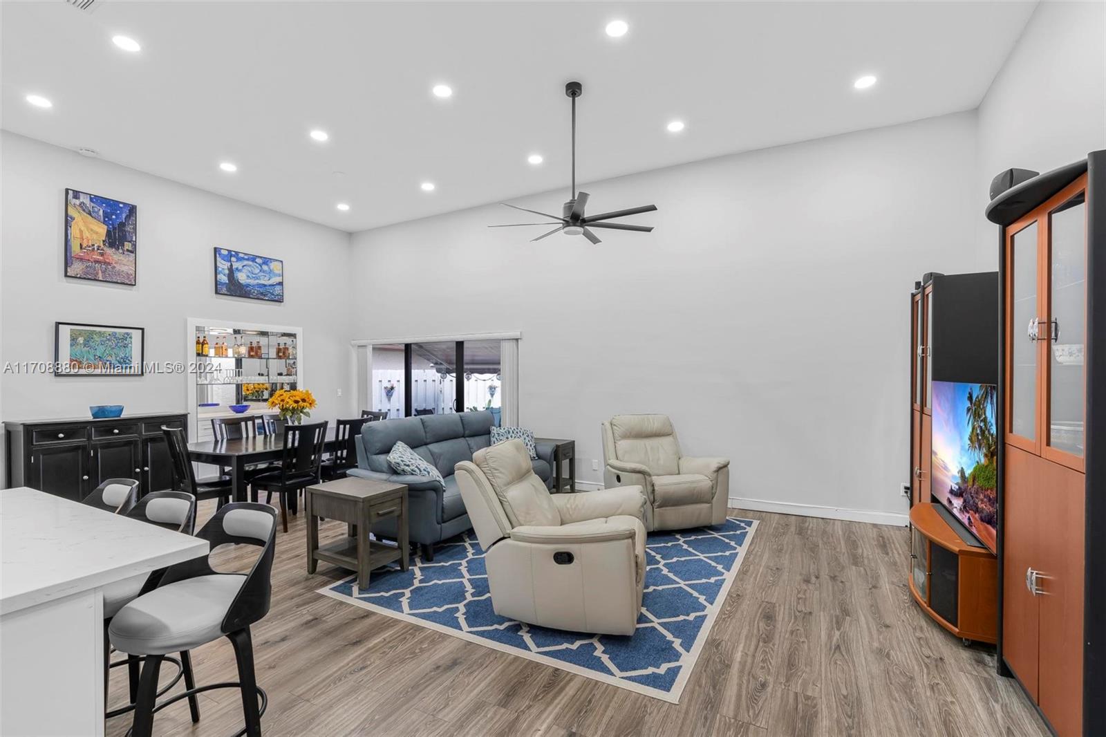 523 Leslie Dr