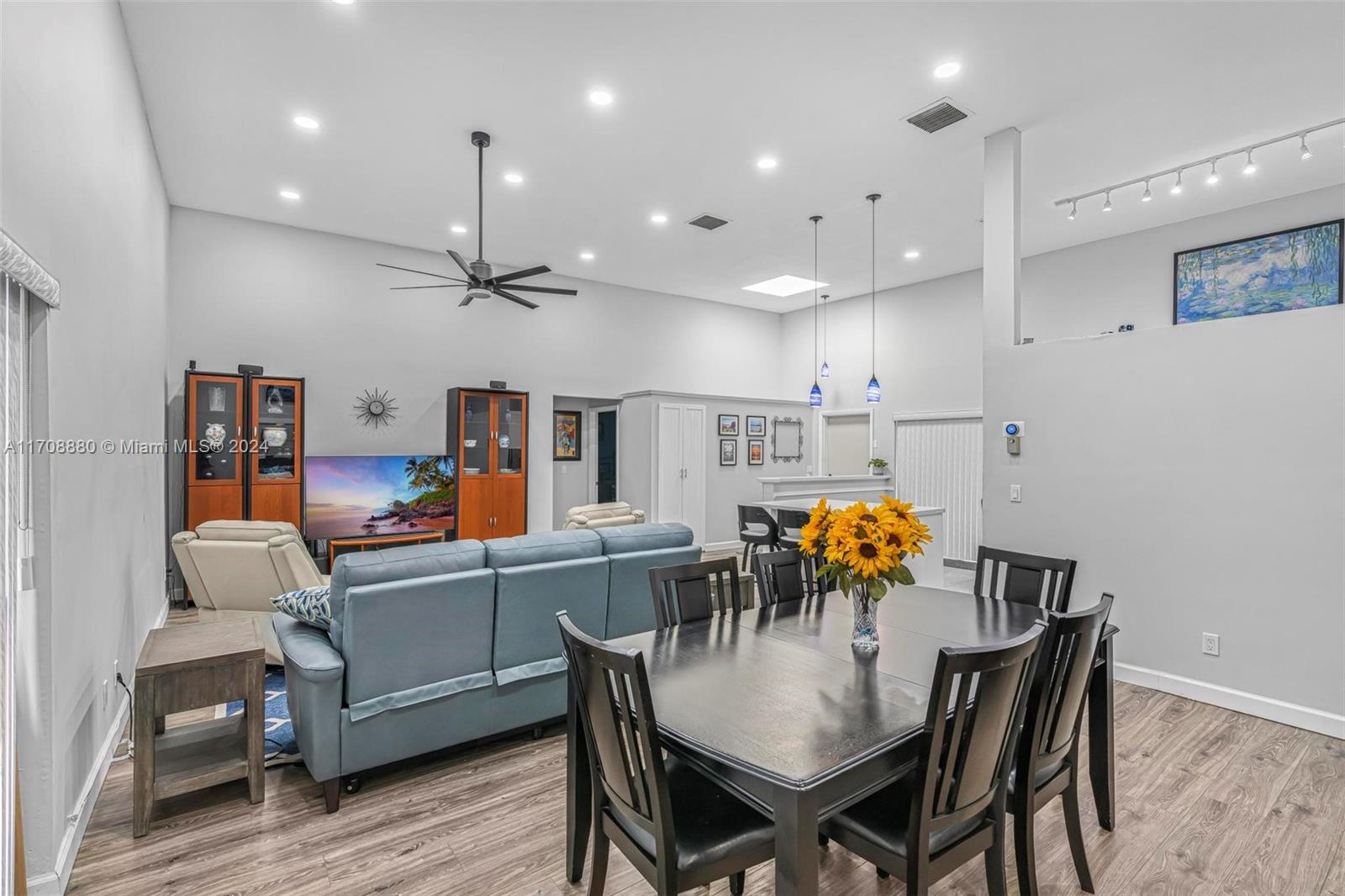 523 Leslie Dr