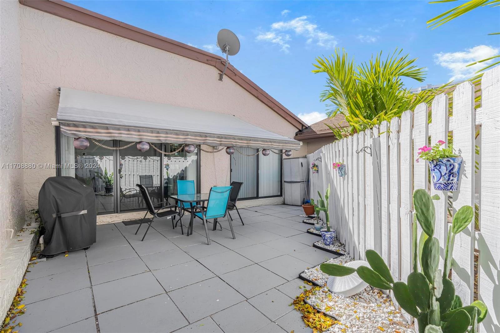 523 Leslie Dr