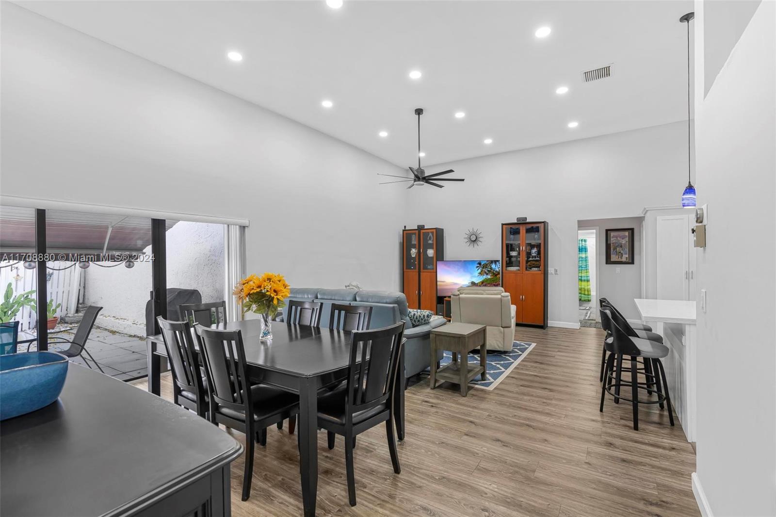 523 Leslie Dr