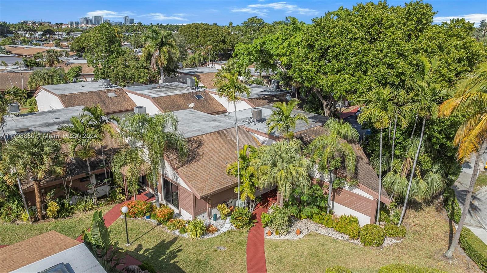 523 Leslie Dr