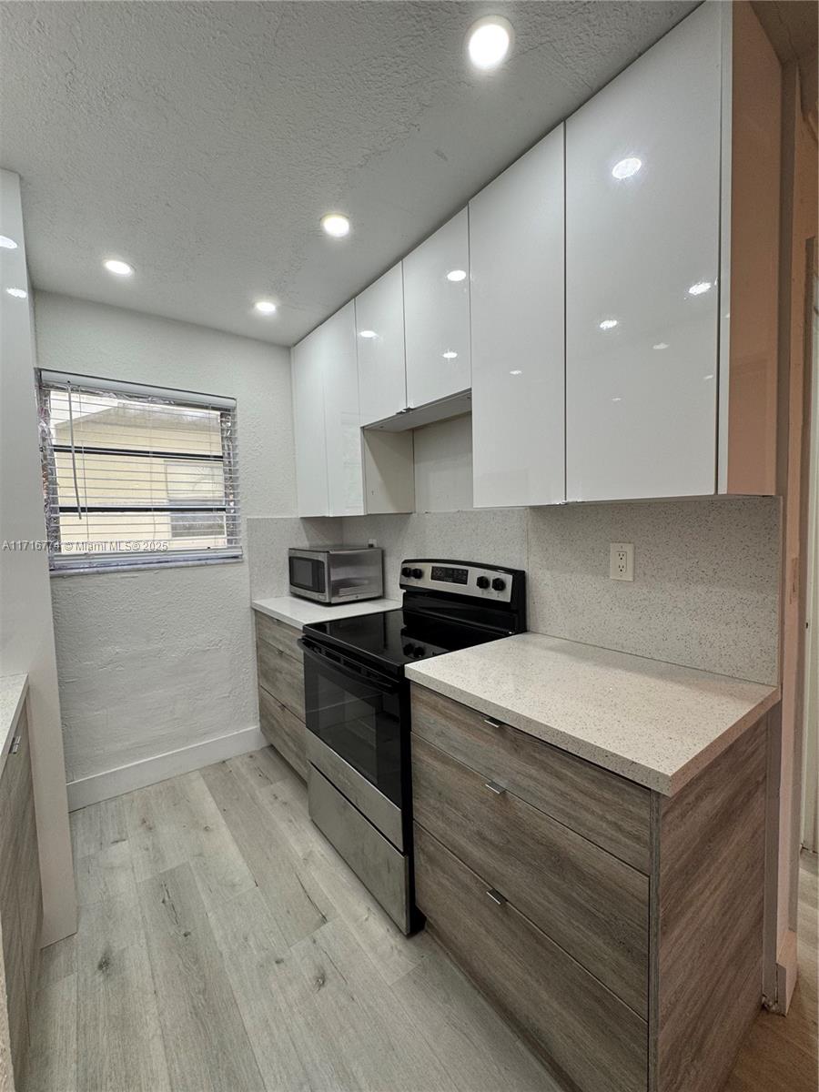 734 Meridian Ave # 2