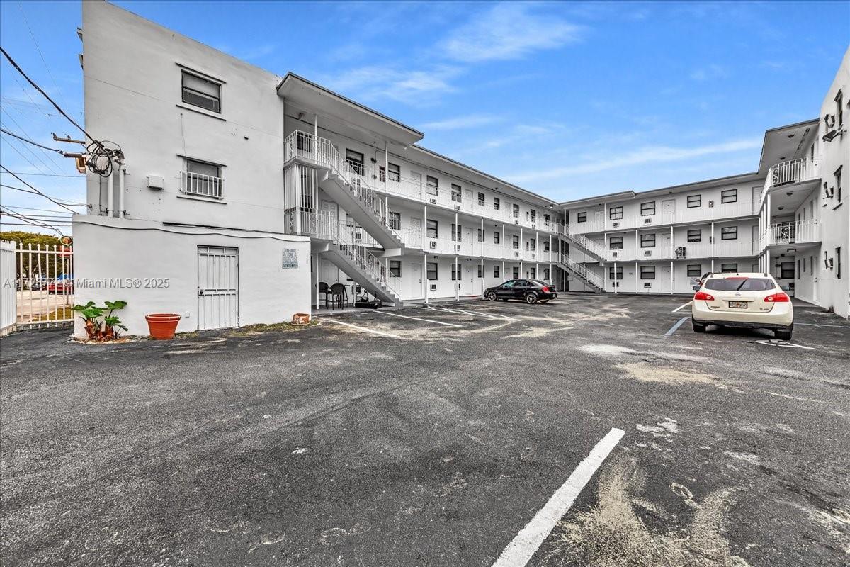 365 NW 8th St # 211