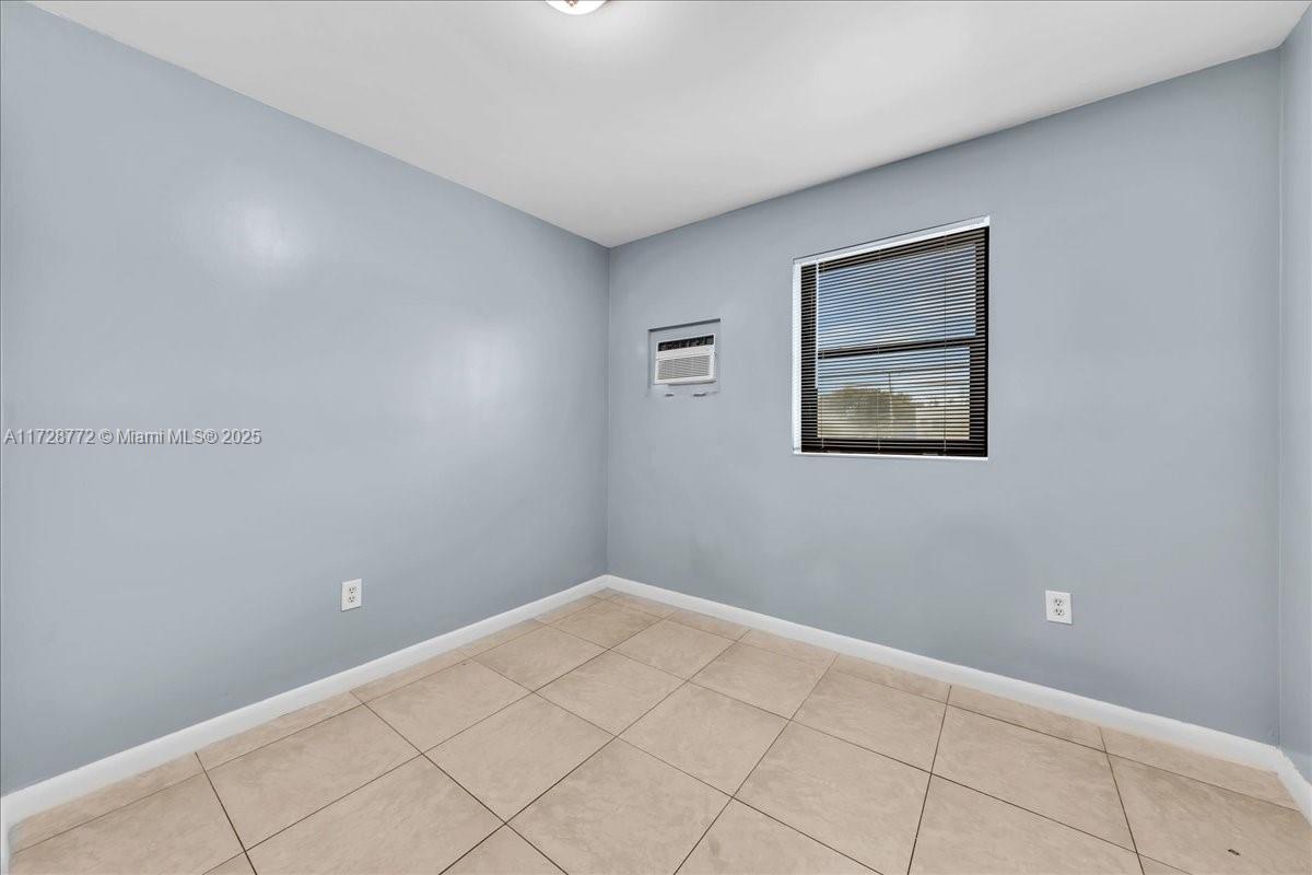 365 NW 8th St # 211