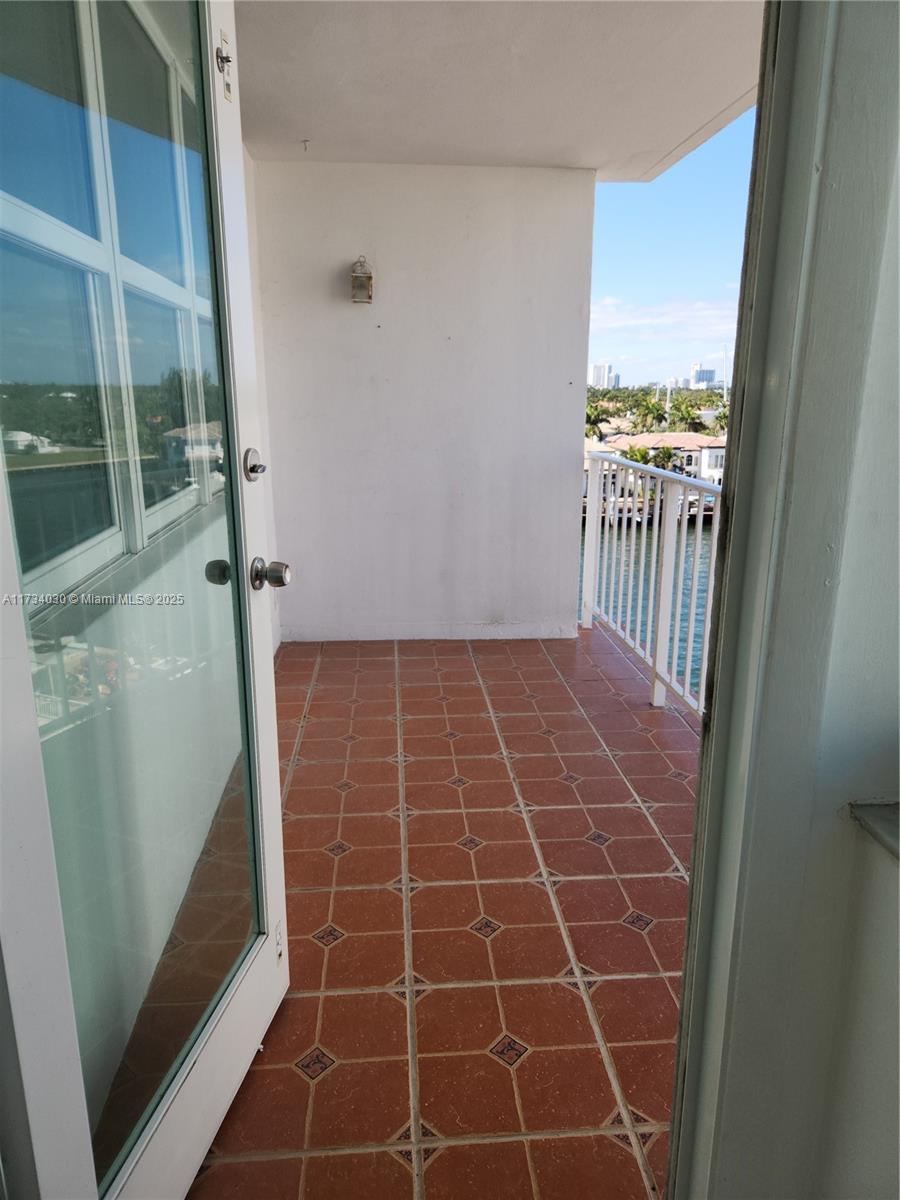 1410 S Ocean Dr # 703