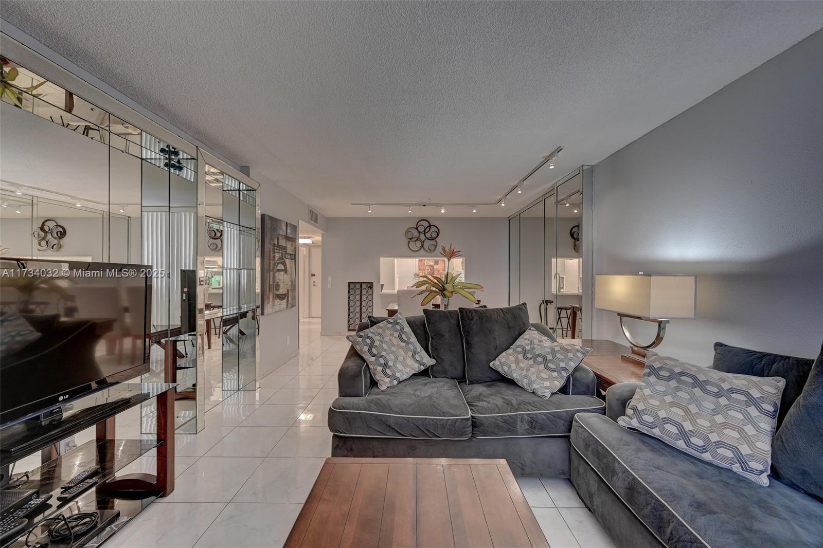 1500 S Ocean Dr # 14C