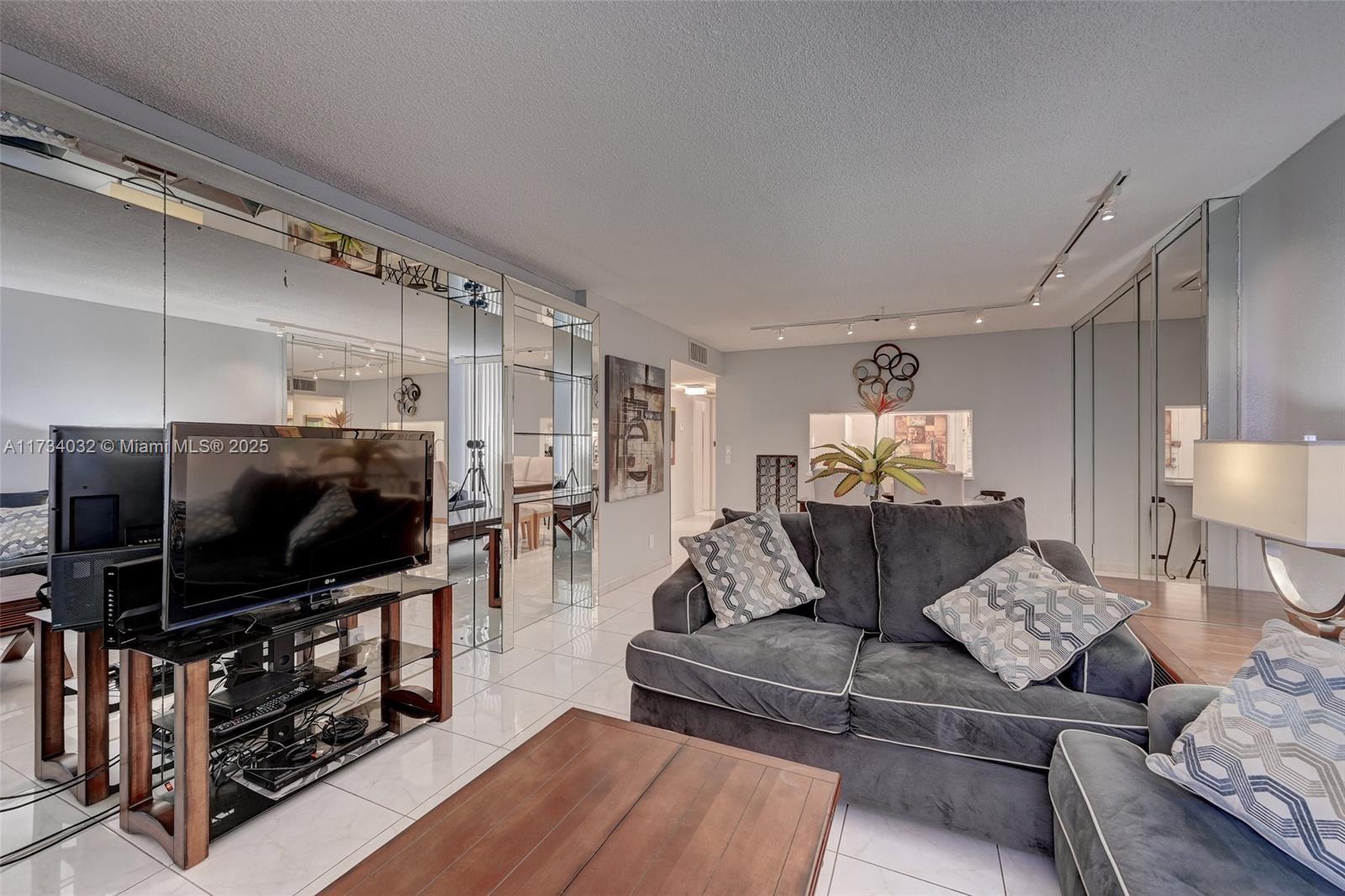 1500 S Ocean Dr # 14C
