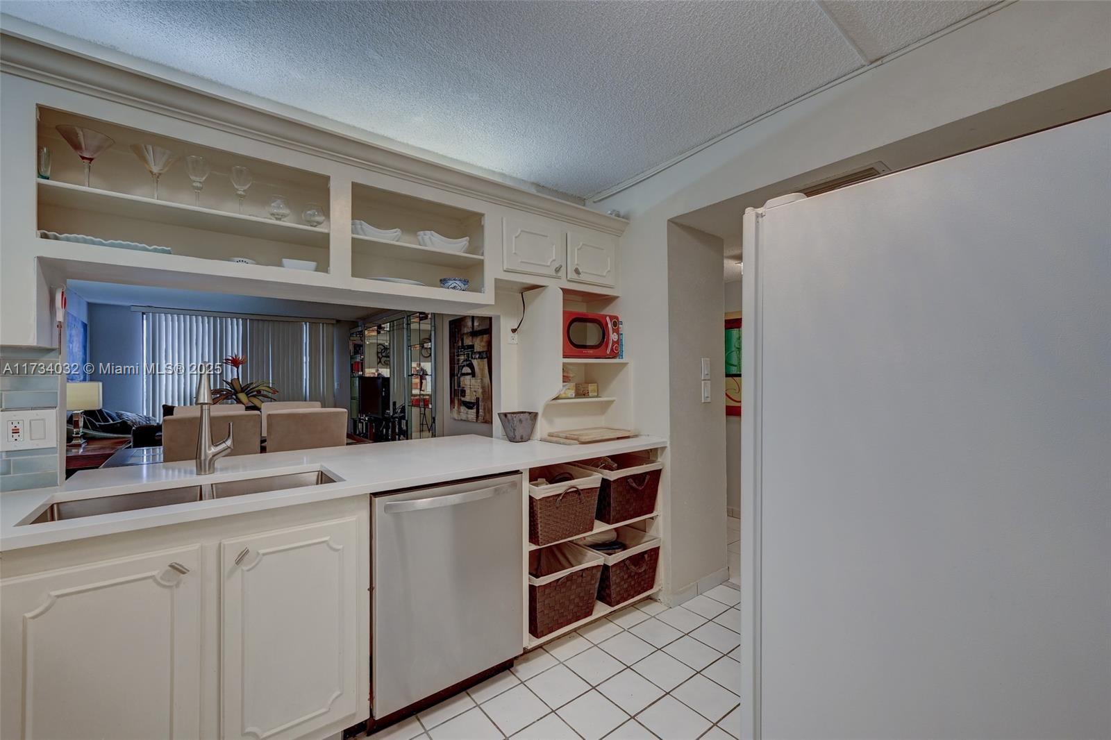 1500 S Ocean Dr # 14C
