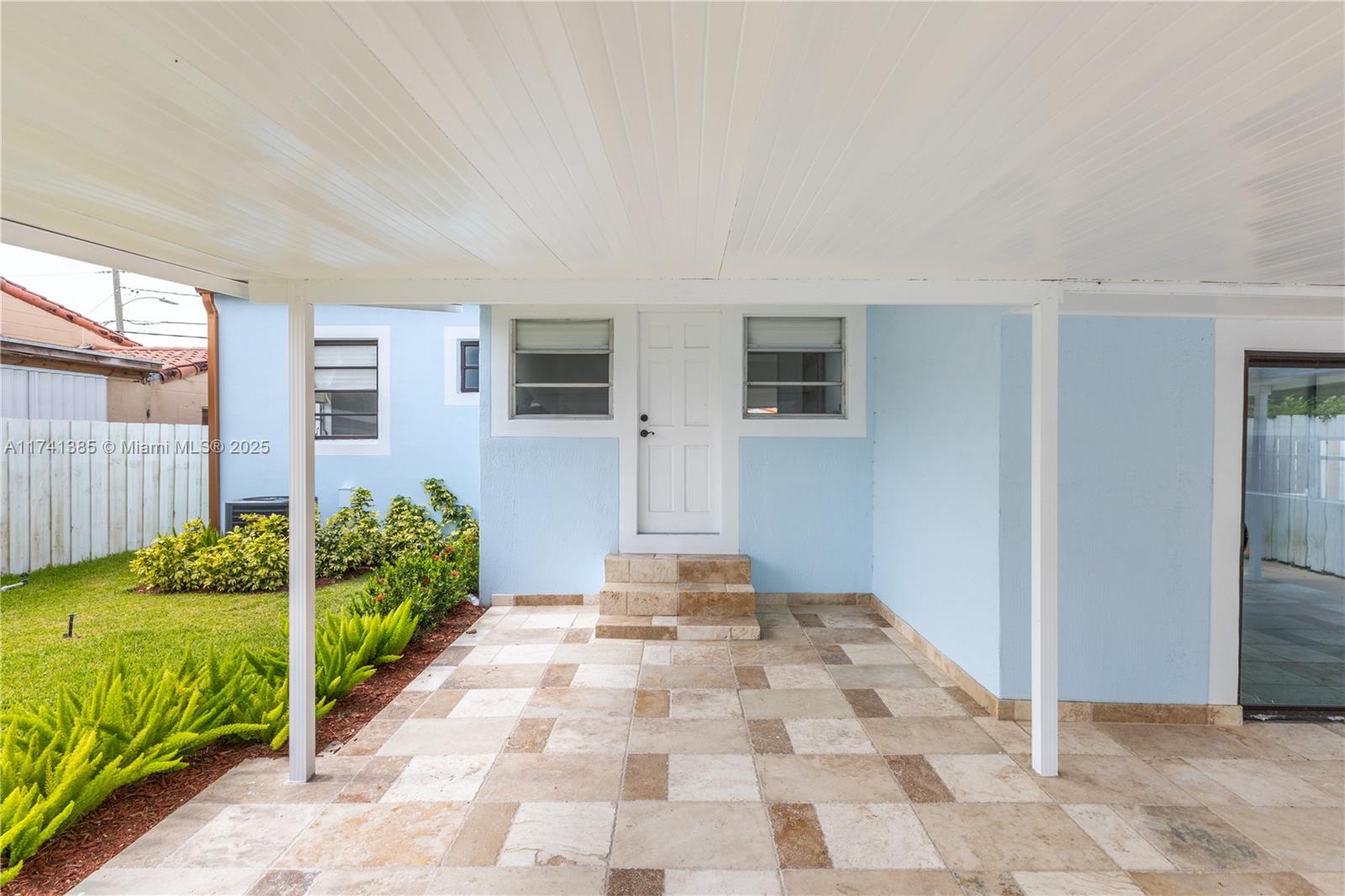 2431 SW 19th St Unit: Front