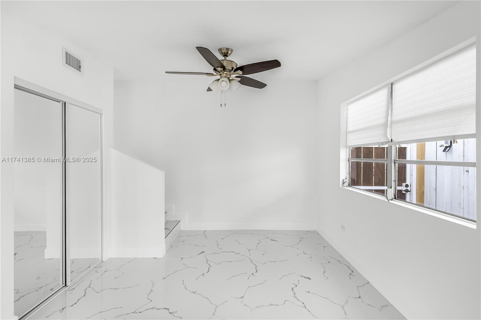2431 SW 19th St Unit: Front