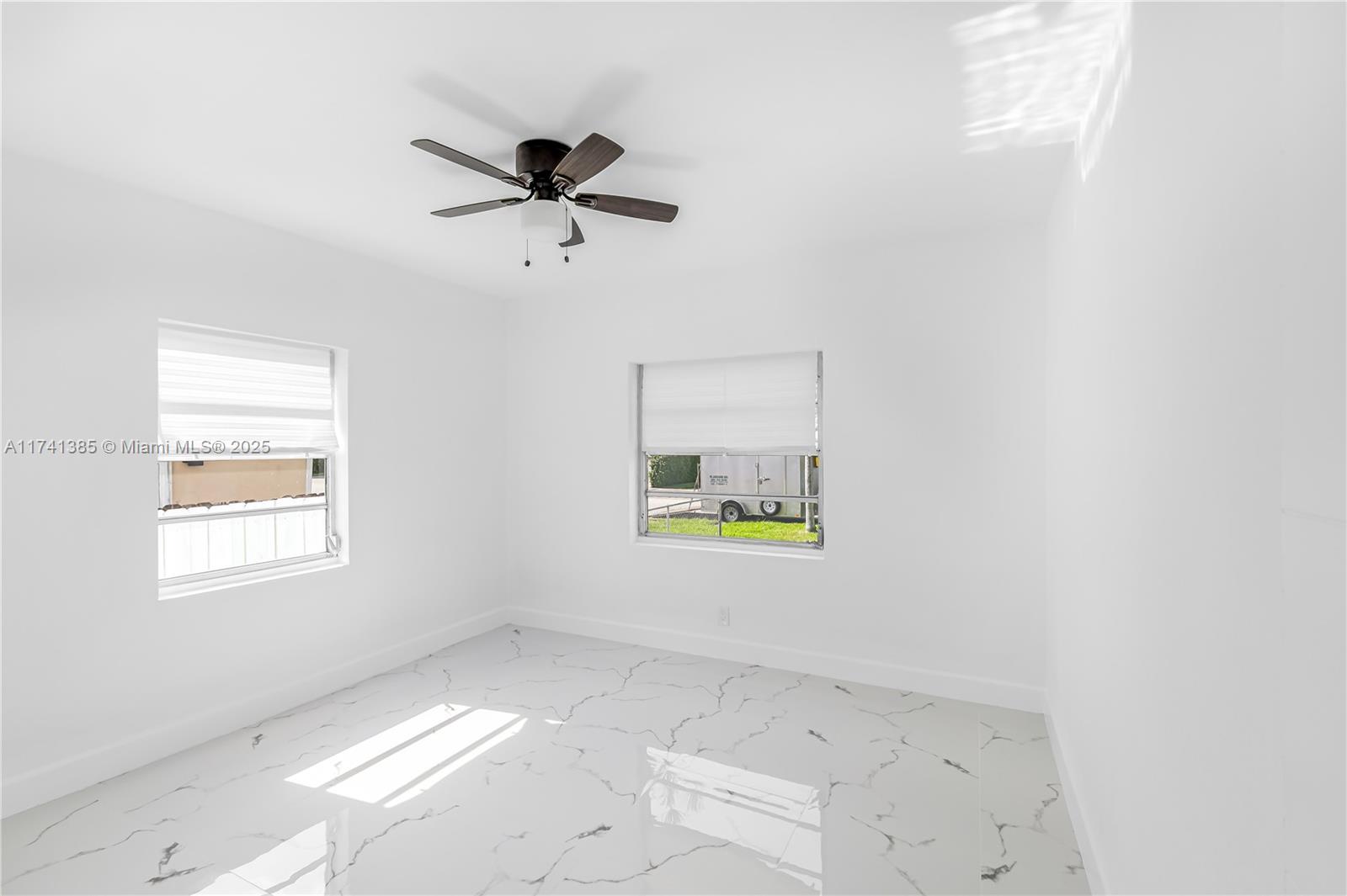 2431 SW 19th St Unit: Front