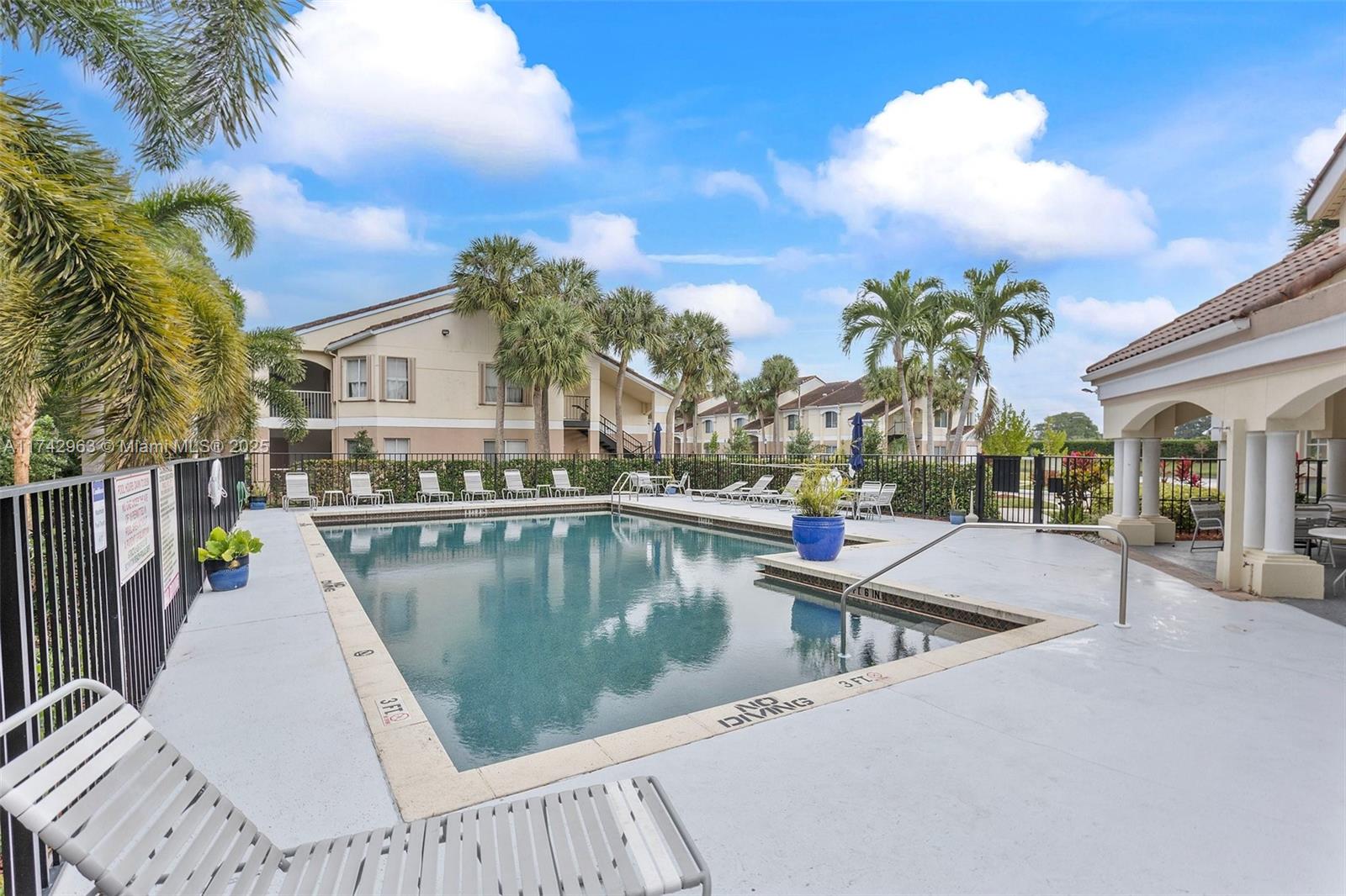 815 W Boynton Beach Blvd Unit: 12-102
