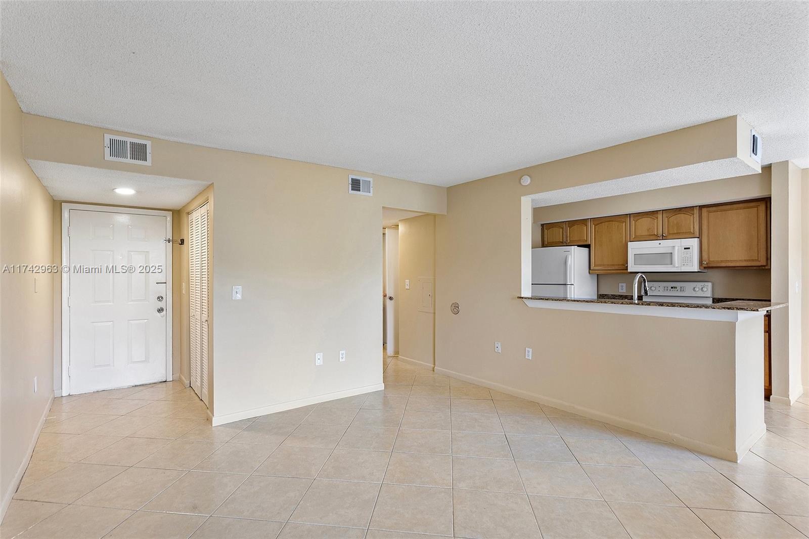 815 W Boynton Beach Blvd Unit: 12-102