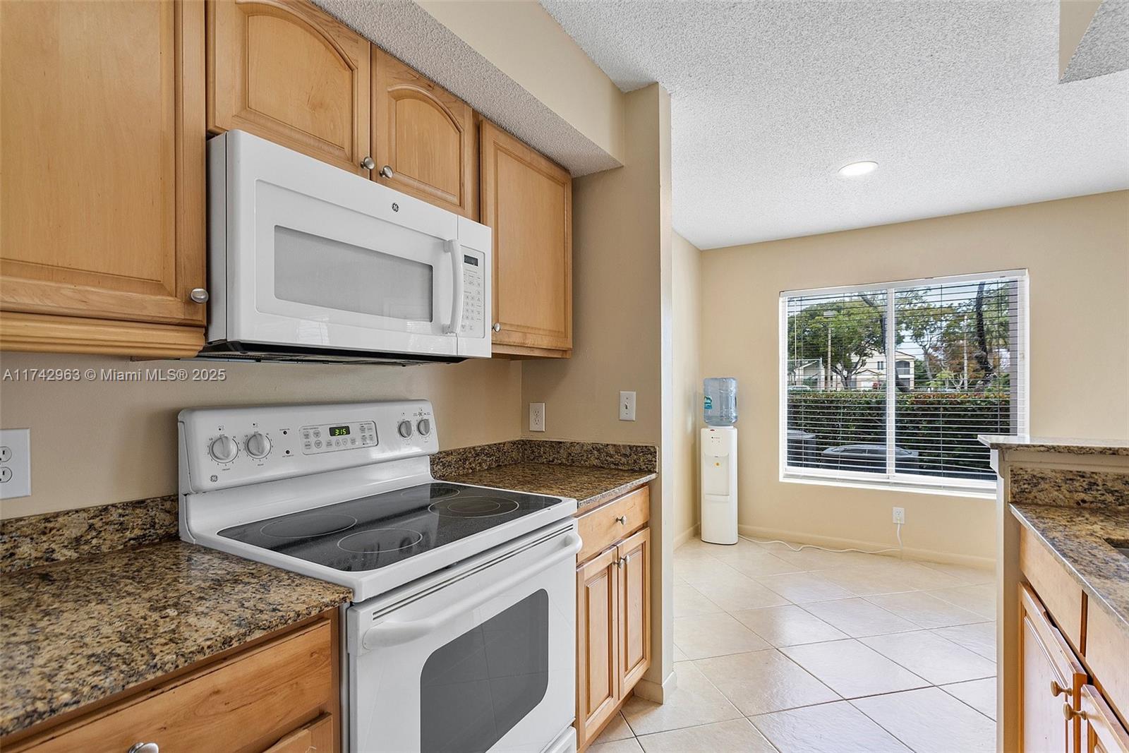 815 W Boynton Beach Blvd Unit: 12-102