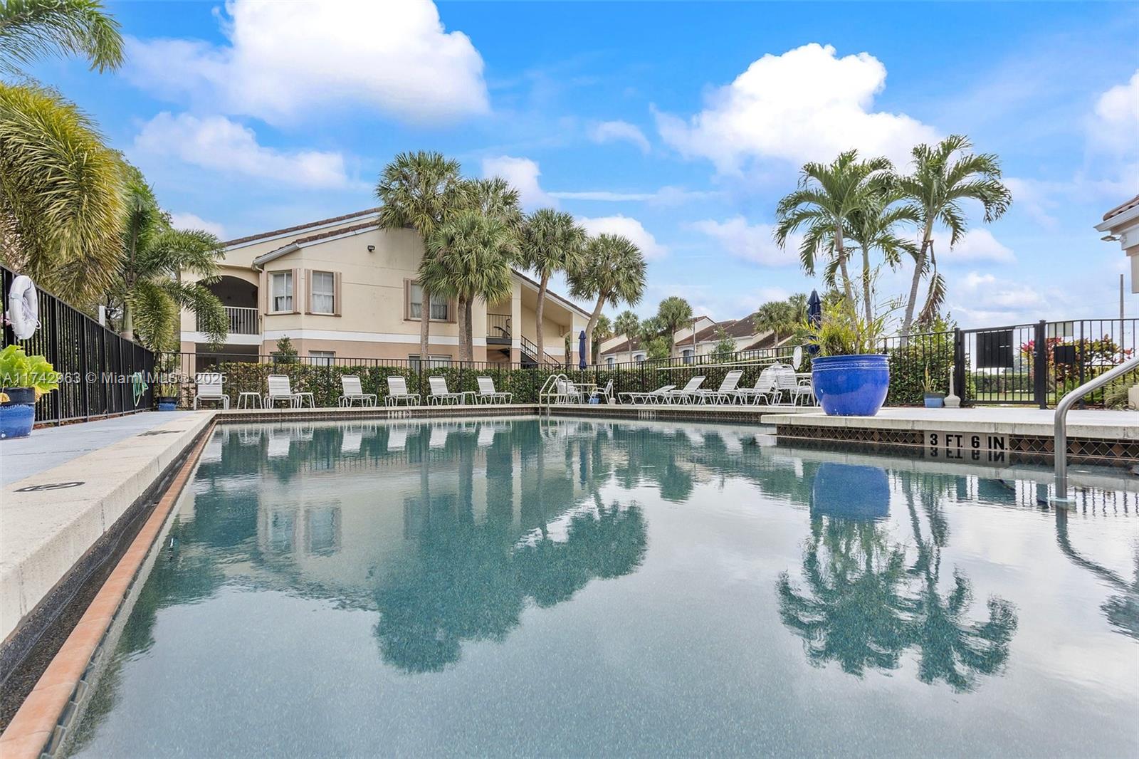 815 W Boynton Beach Blvd Unit: 12-102