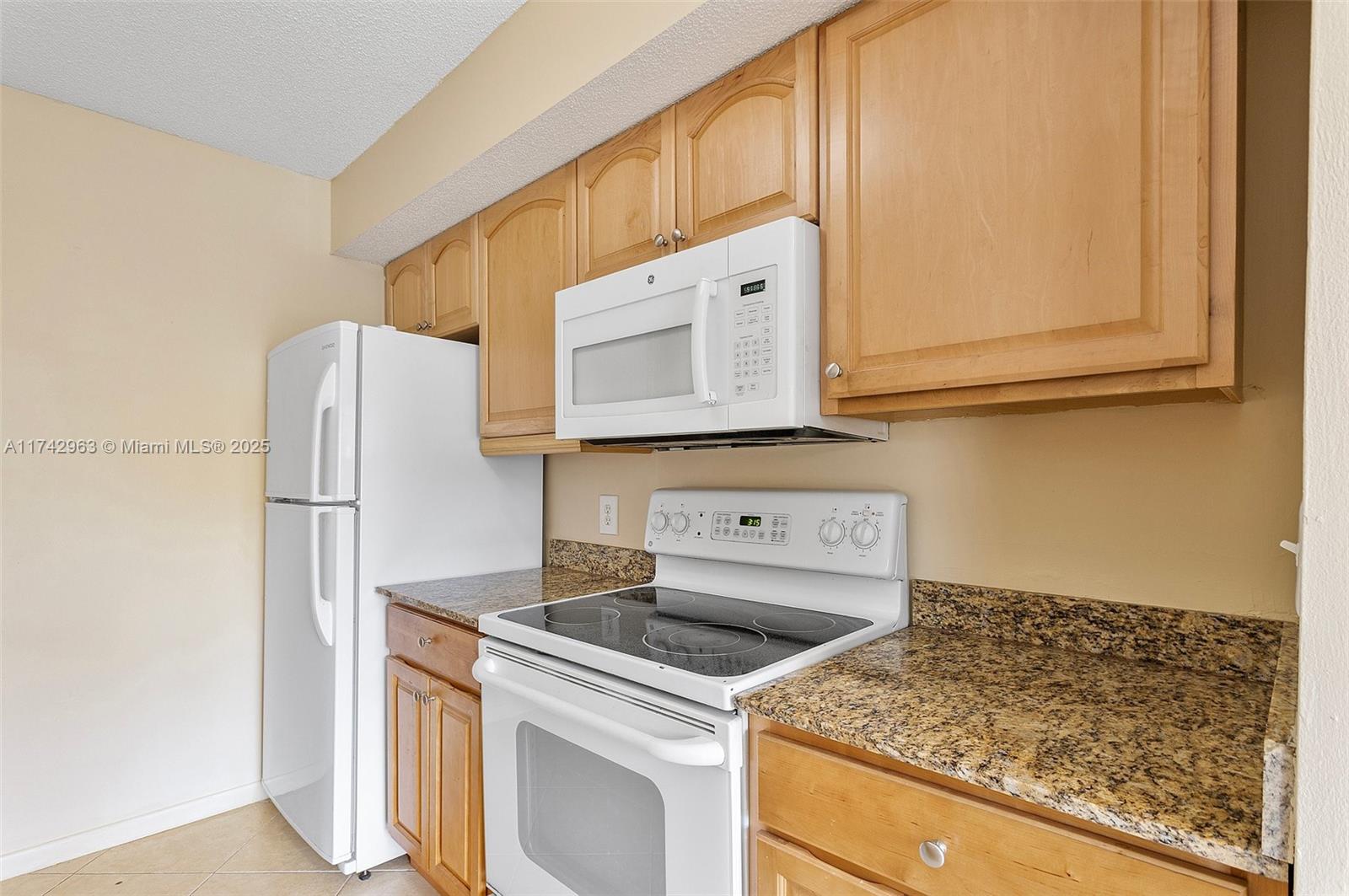 815 W Boynton Beach Blvd Unit: 12-102