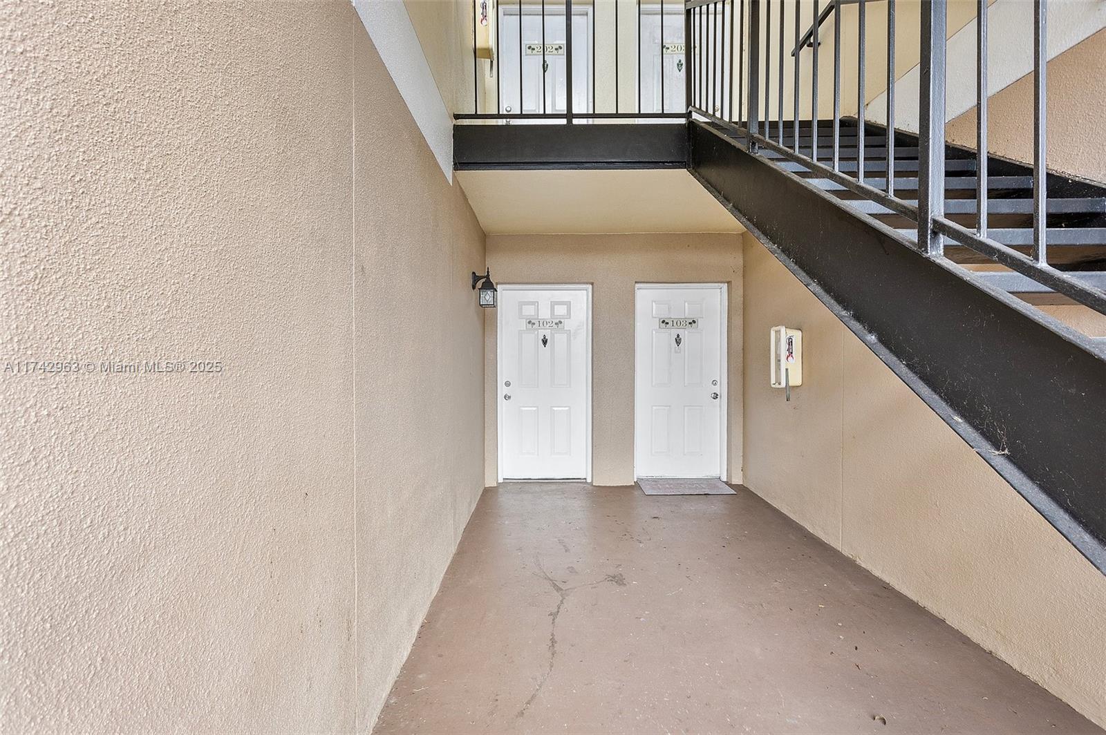 815 W Boynton Beach Blvd Unit: 12-102