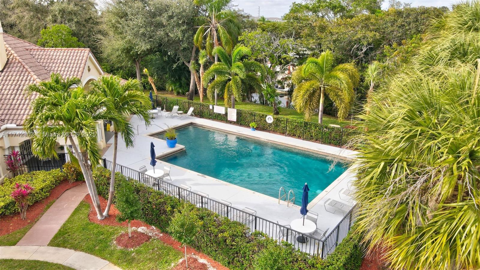 815 W Boynton Beach Blvd Unit: 12-102